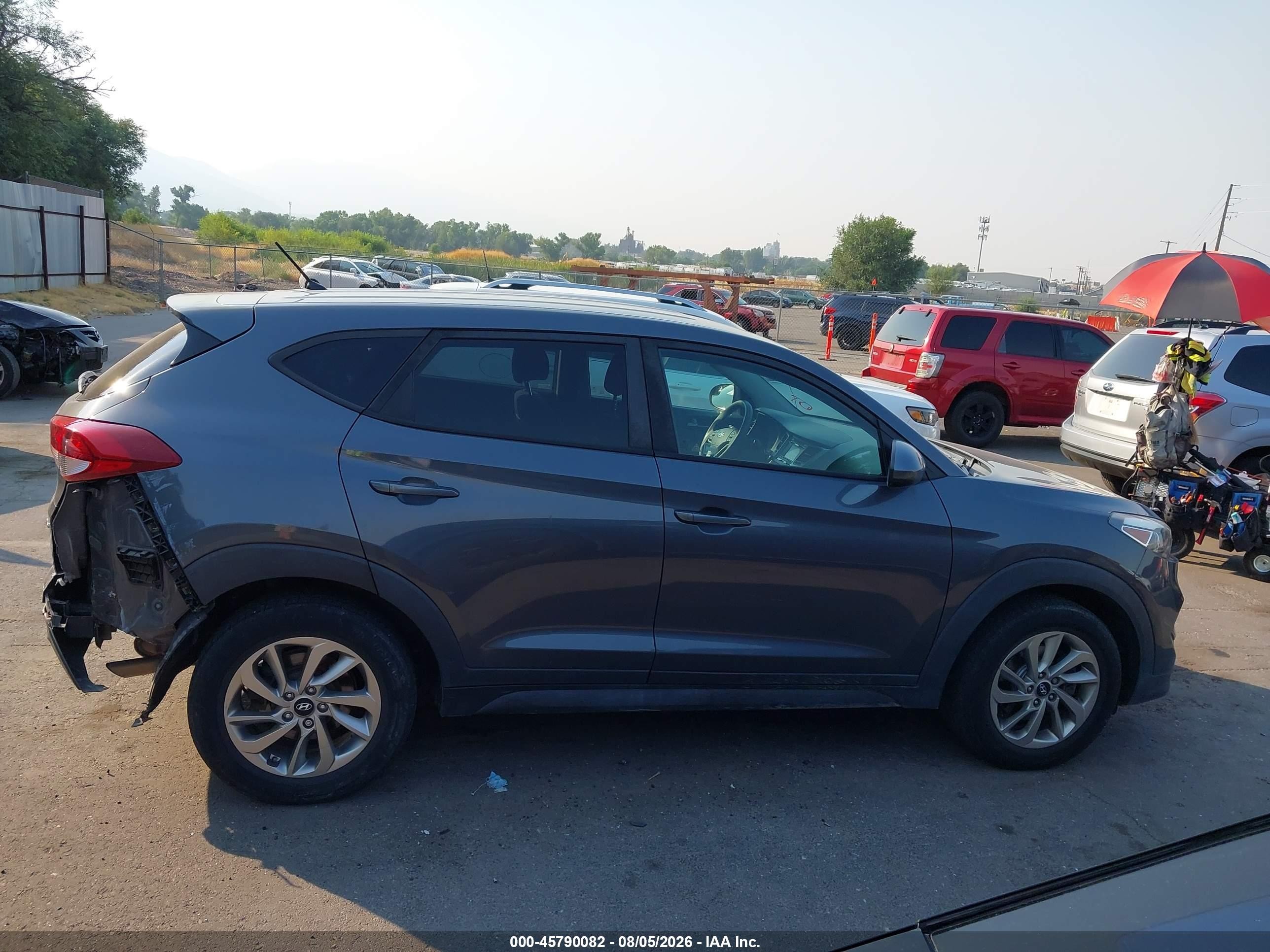 2018 Hyundai Tucson Se Gray vin: KM8J2CA45JU617059
