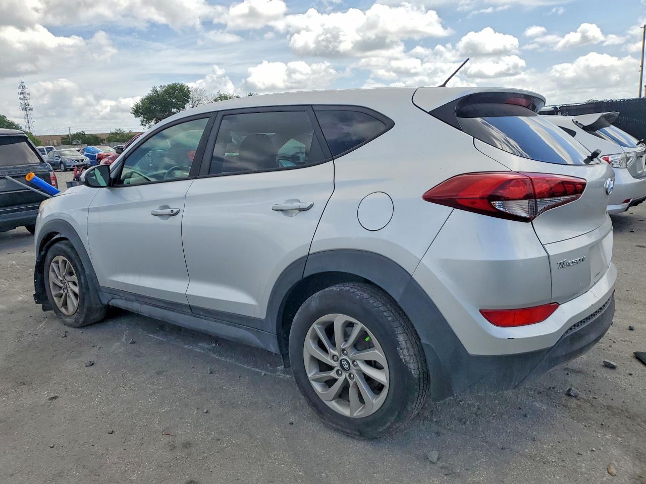 2018 Hyundai Tucson Se Silver vin: KM8J2CA49JU645379