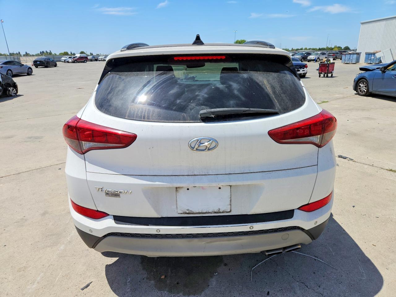 2018 Hyundai Tucson Value White vin: KM8J33A20JU684888
