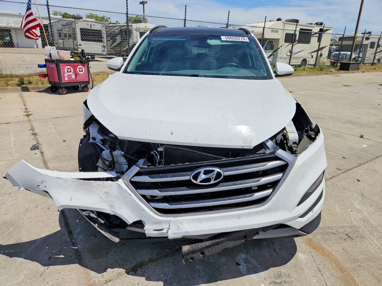 2018 Hyundai Tucson Value White vin: KM8J33A20JU684888