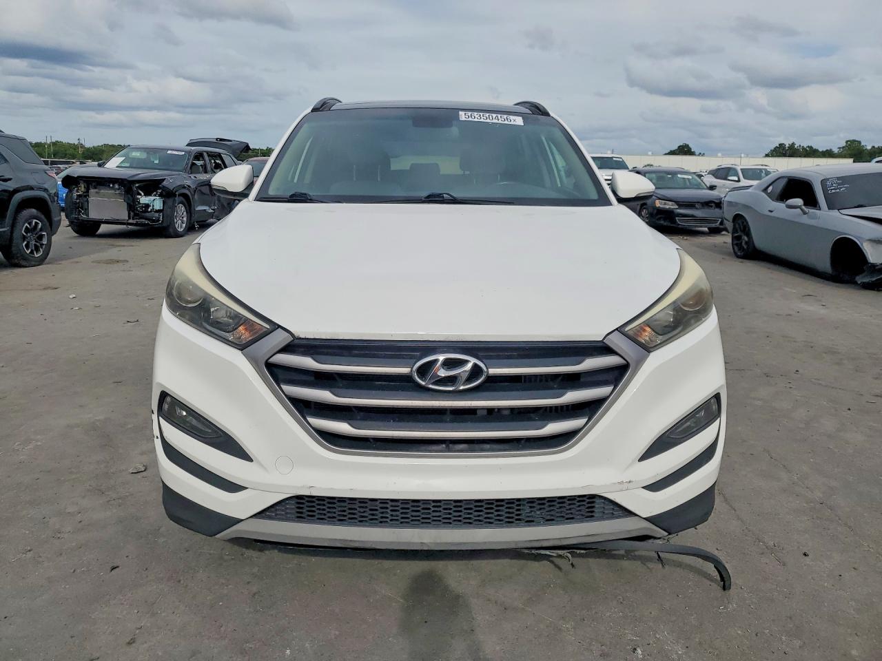 2018 Hyundai Tucson Value Белый vin: KM8J33A27JU670065