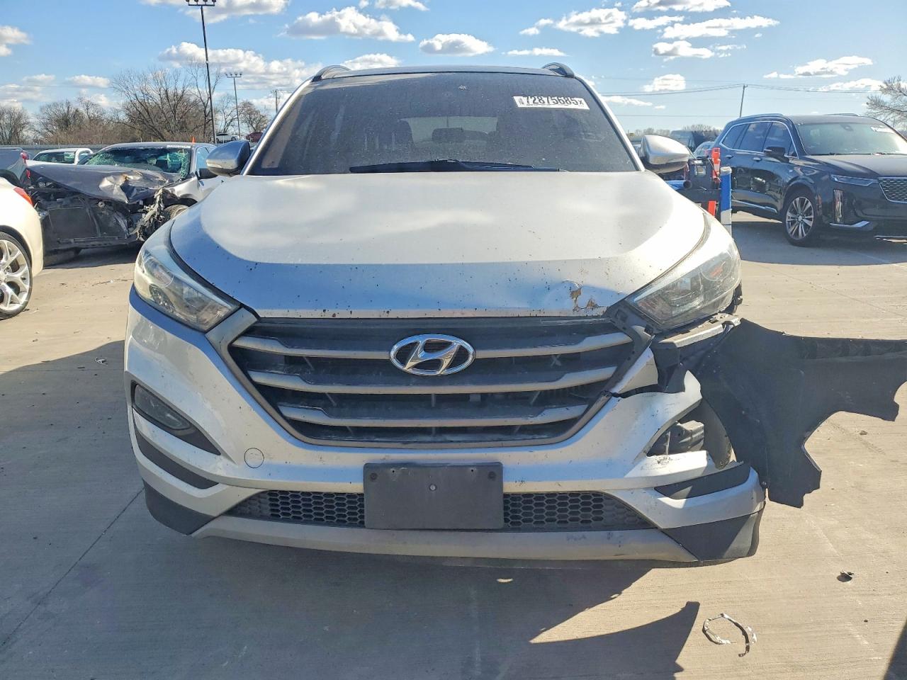 2018 Hyundai Tucson Value Silver vin: KM8J33A28JU804176