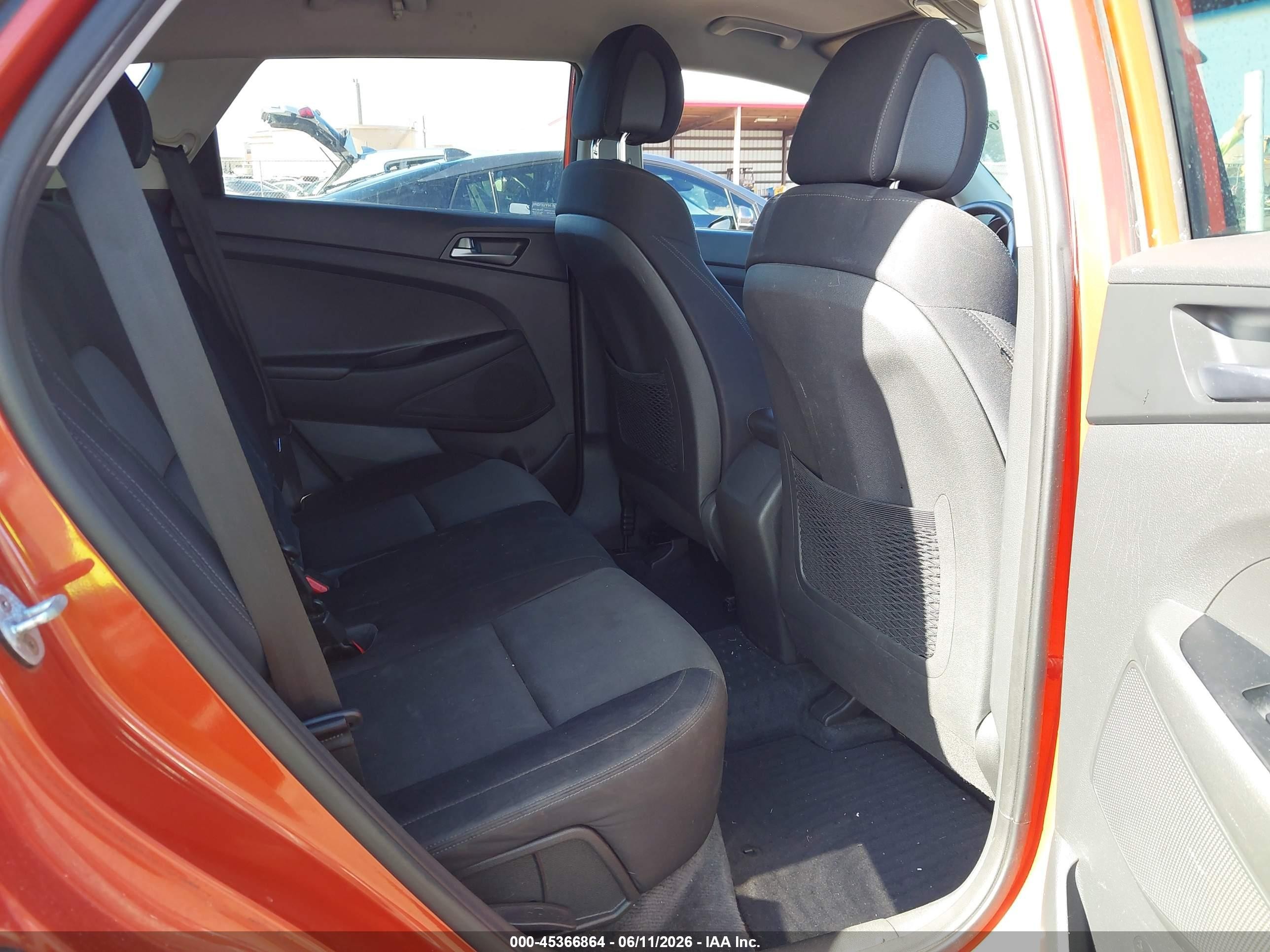 2016 Hyundai Tucson Sport Orange vin: KM8J33A2XGU143145