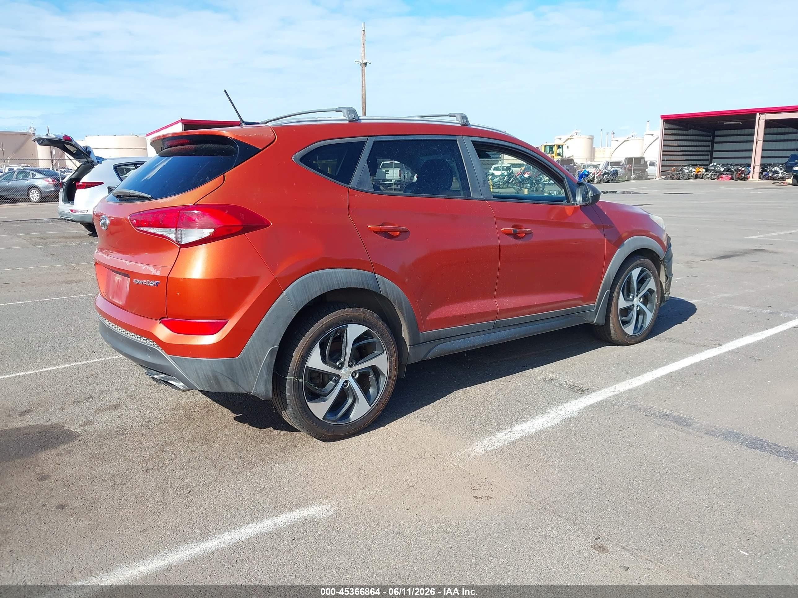 2016 Hyundai Tucson Sport Orange vin: KM8J33A2XGU143145