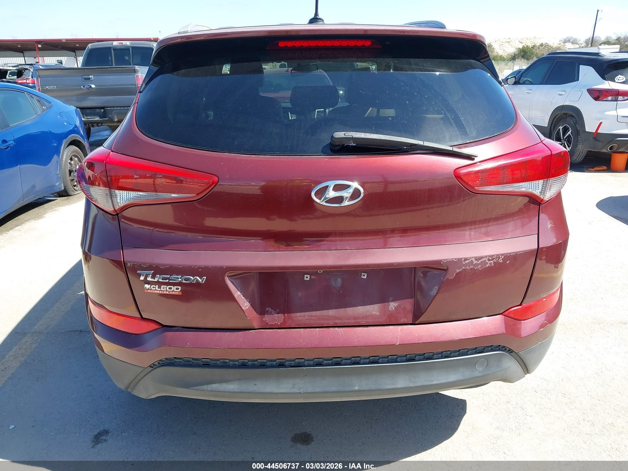 2017 Hyundai Tucson Se Red vin: KM8J33A41HU259403