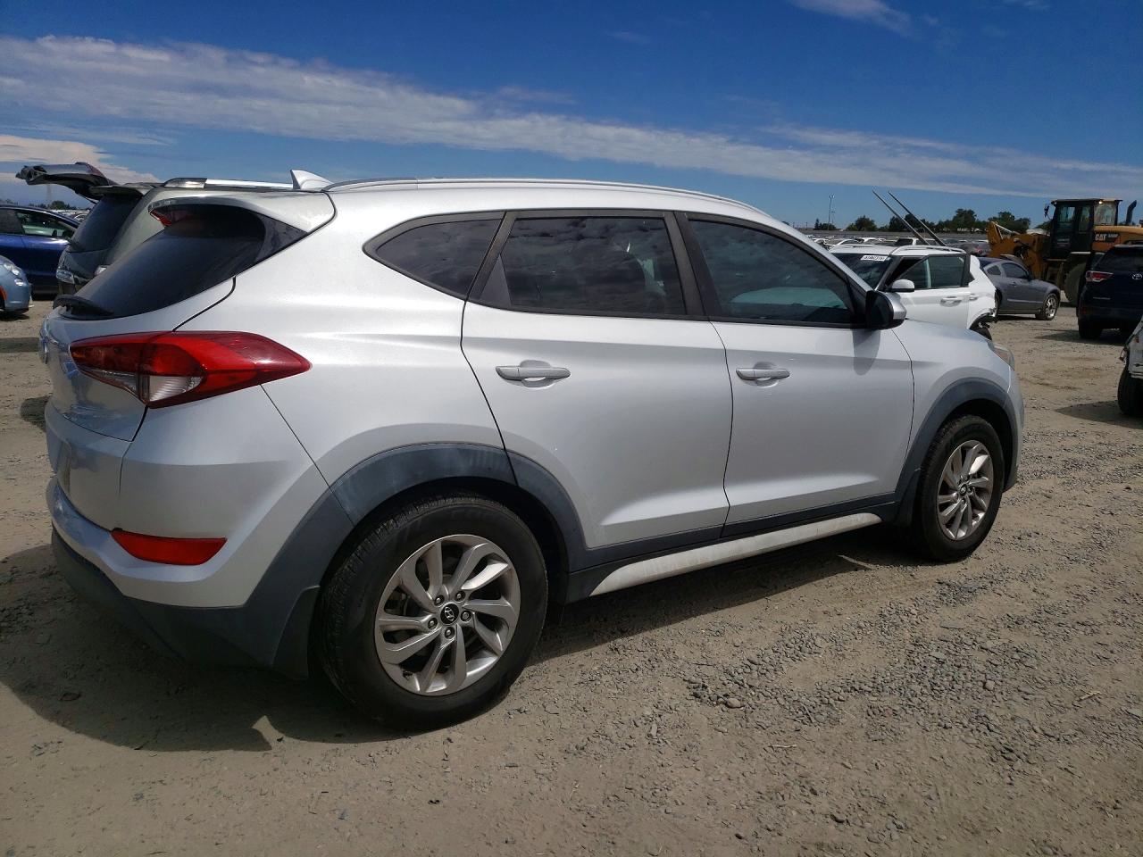 2018 Hyundai Tucson Sel Silver vin: KM8J33A41JU620358