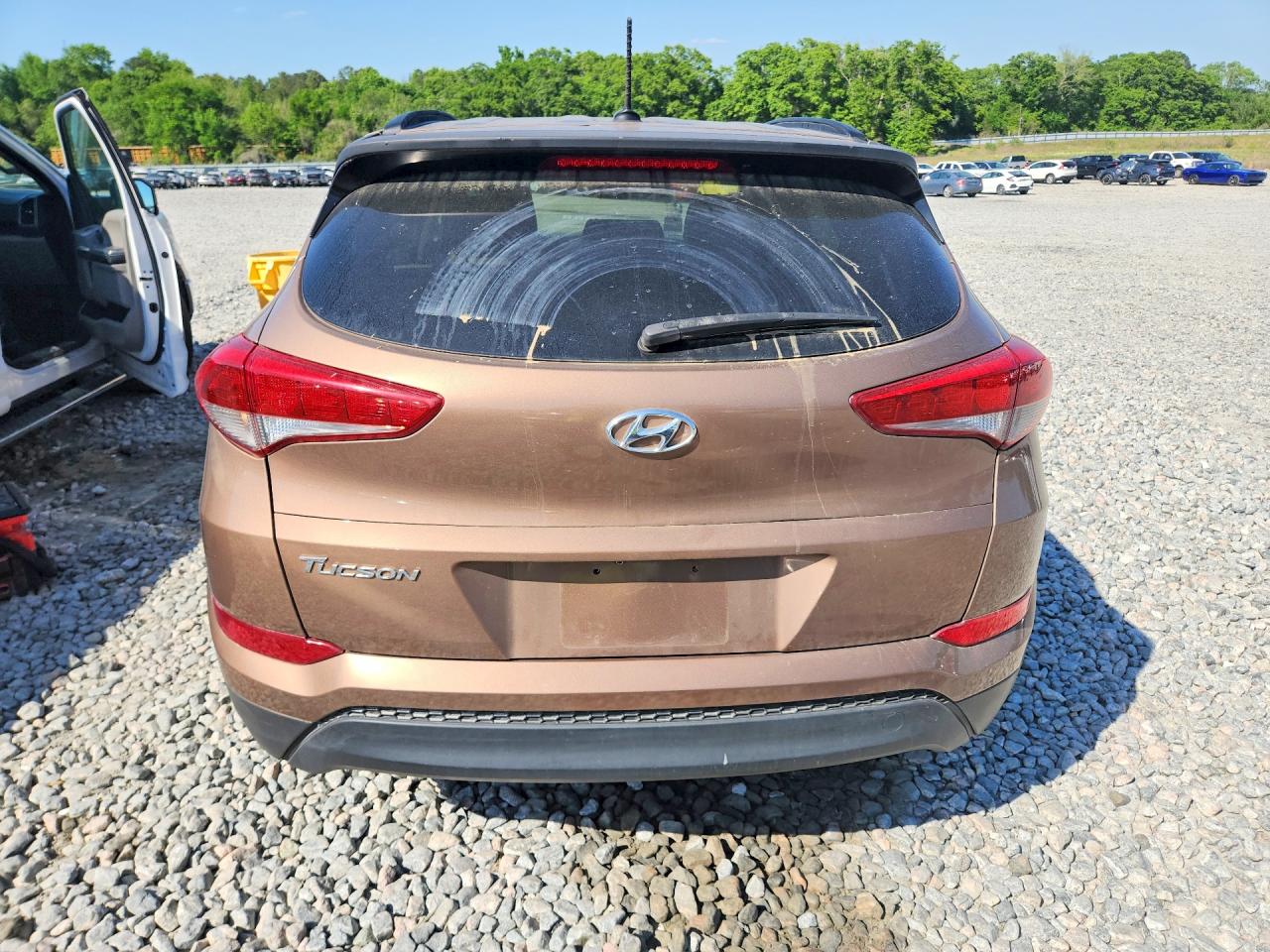 2016 Hyundai Tucson Se Brown vin: KM8J33A42GU109590