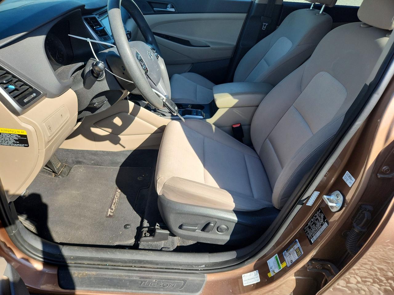 2016 Hyundai Tucson Se Brown vin: KM8J33A42GU109590