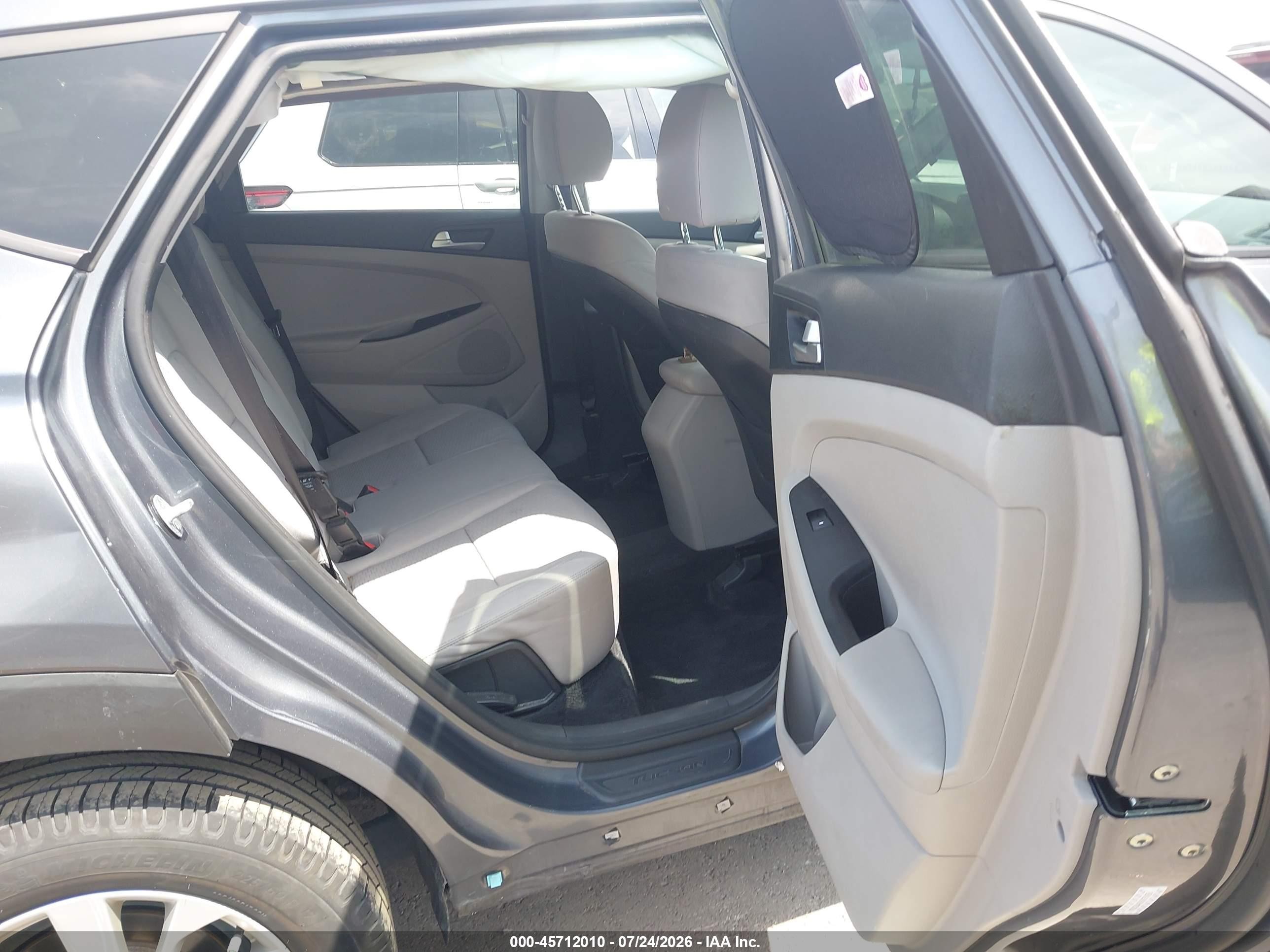 2019 Hyundai Tucson Value Gray vin: KM8J33A43KU973458