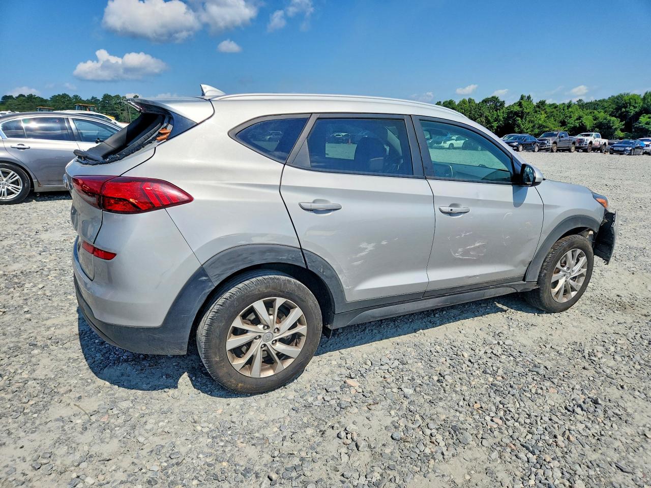 2021 Hyundai Tucson Value Silver vin: KM8J33A44MU390030
