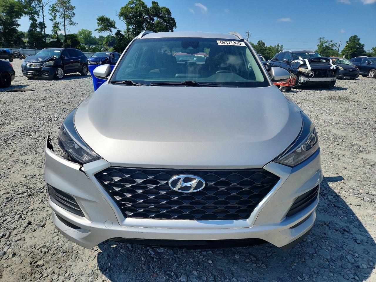 2021 Hyundai Tucson Value Silver vin: KM8J33A44MU390030