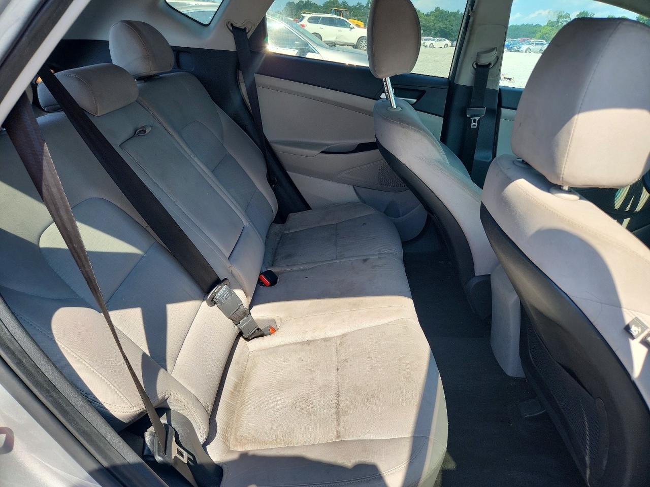 2021 Hyundai Tucson Value Silver vin: KM8J33A44MU390030