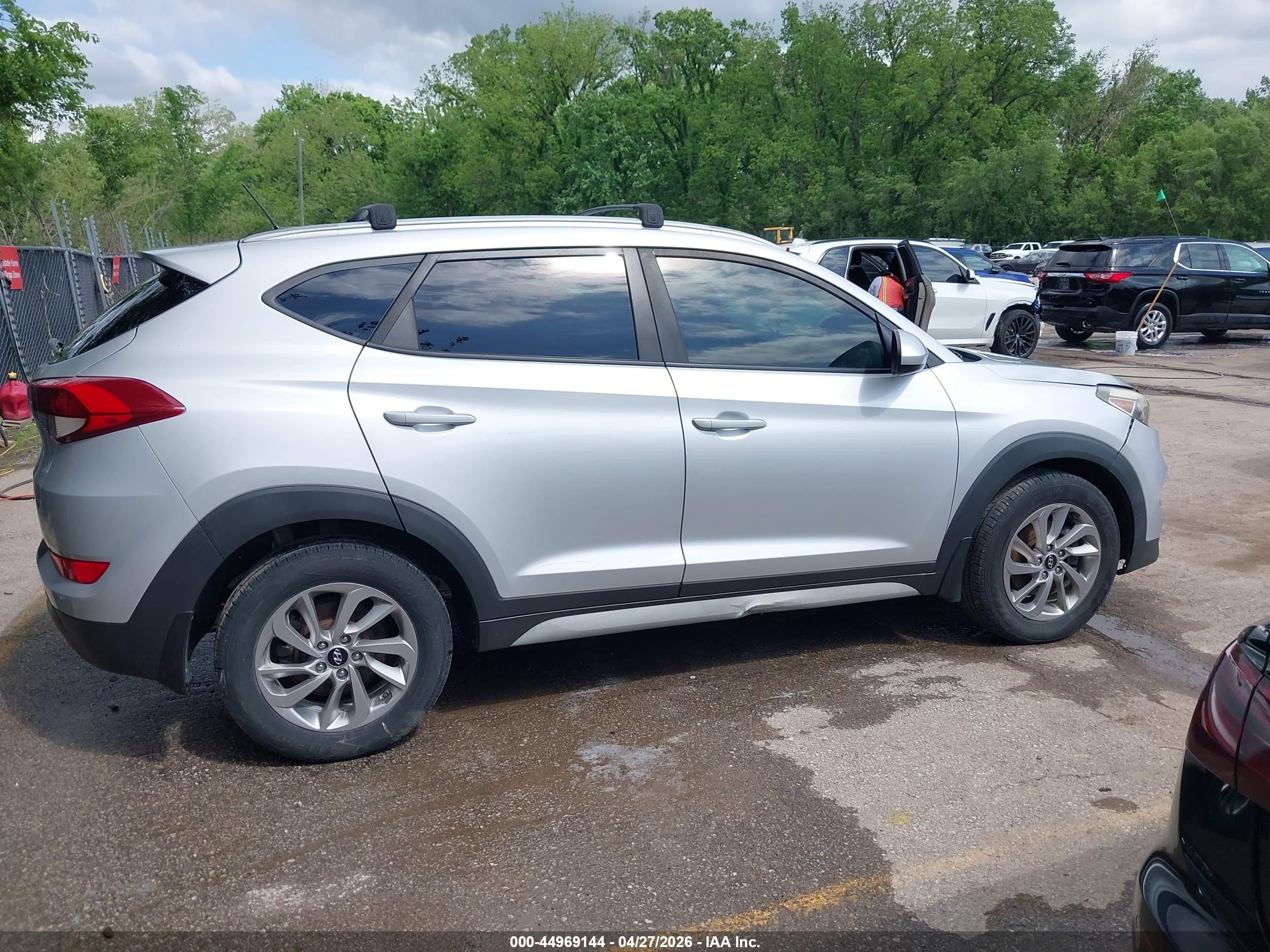 2017 Hyundai Tucson Se Silver vin: KM8J33A49HU575485