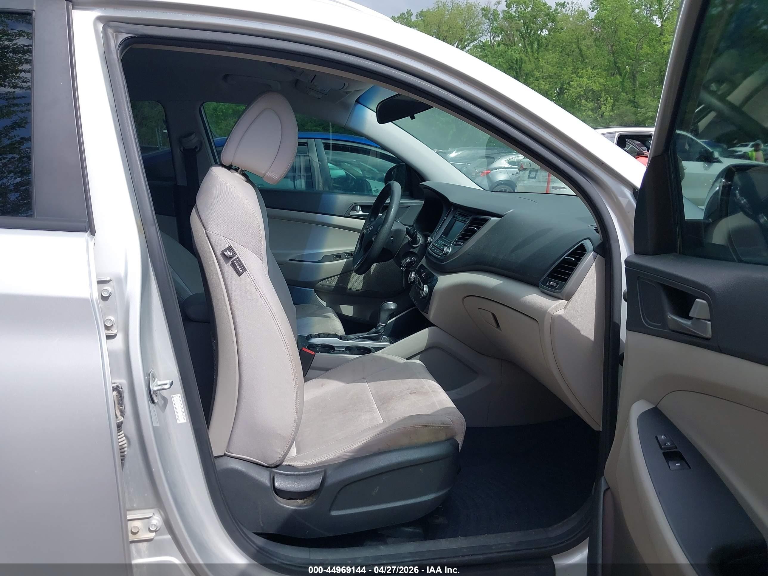 2017 Hyundai Tucson Se Silver vin: KM8J33A49HU575485