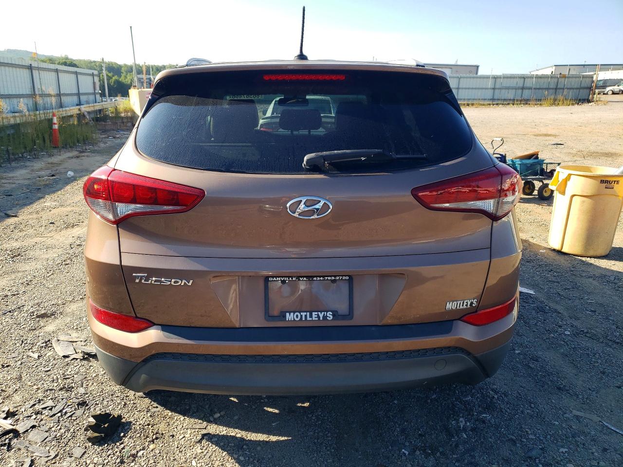 2016 Hyundai Tucson Se Brown vin: KM8J33A4XGU199751