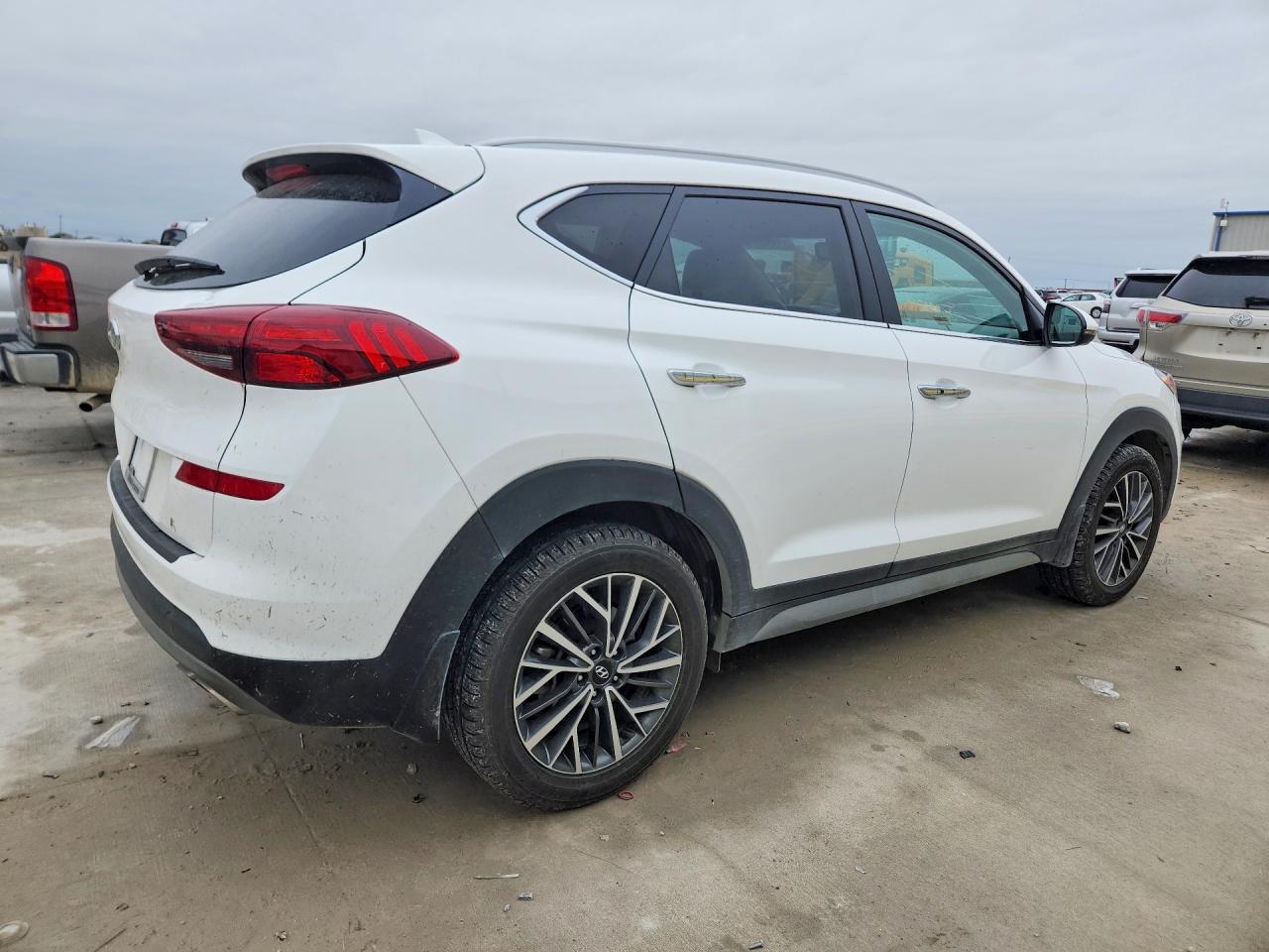 2021 Hyundai Tucson Limited Белый vin: KM8J33AL2MU283632