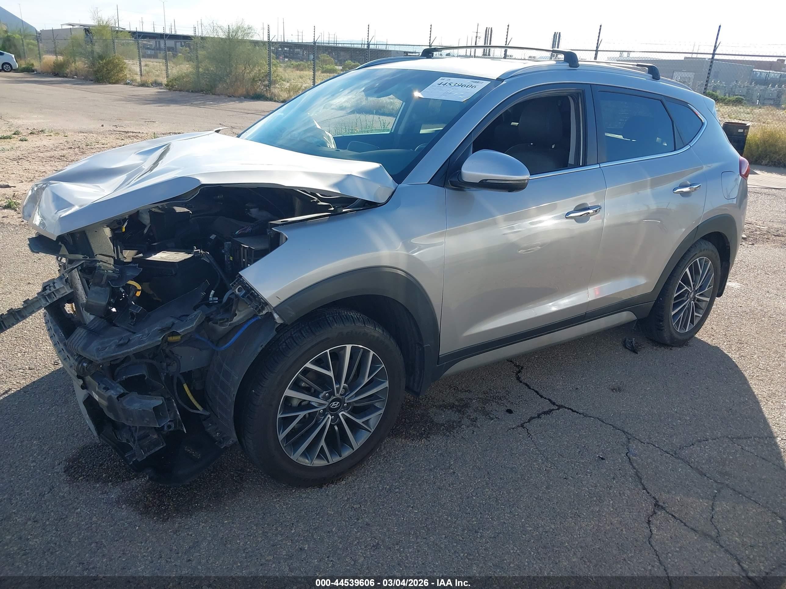 2021 Hyundai Tucson Limited Серебряный vin: KM8J33ALXMU305845
