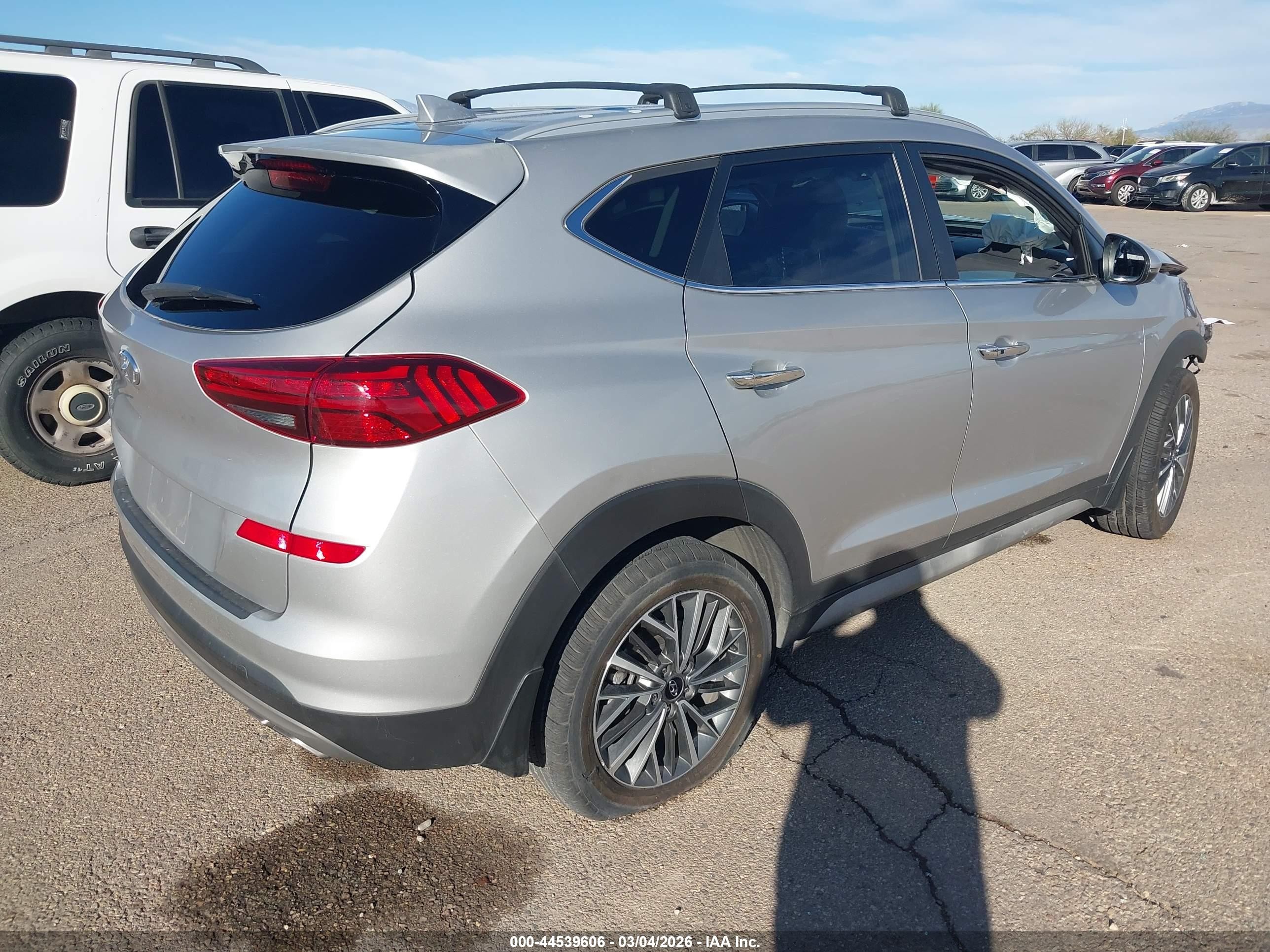 2021 Hyundai Tucson Limited Серебряный vin: KM8J33ALXMU305845