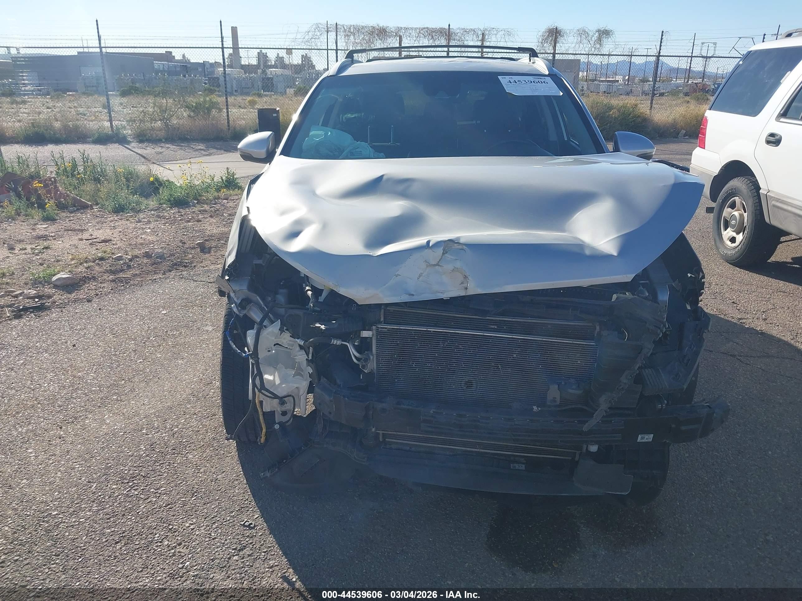 2021 Hyundai Tucson Limited Серебряный vin: KM8J33ALXMU305845