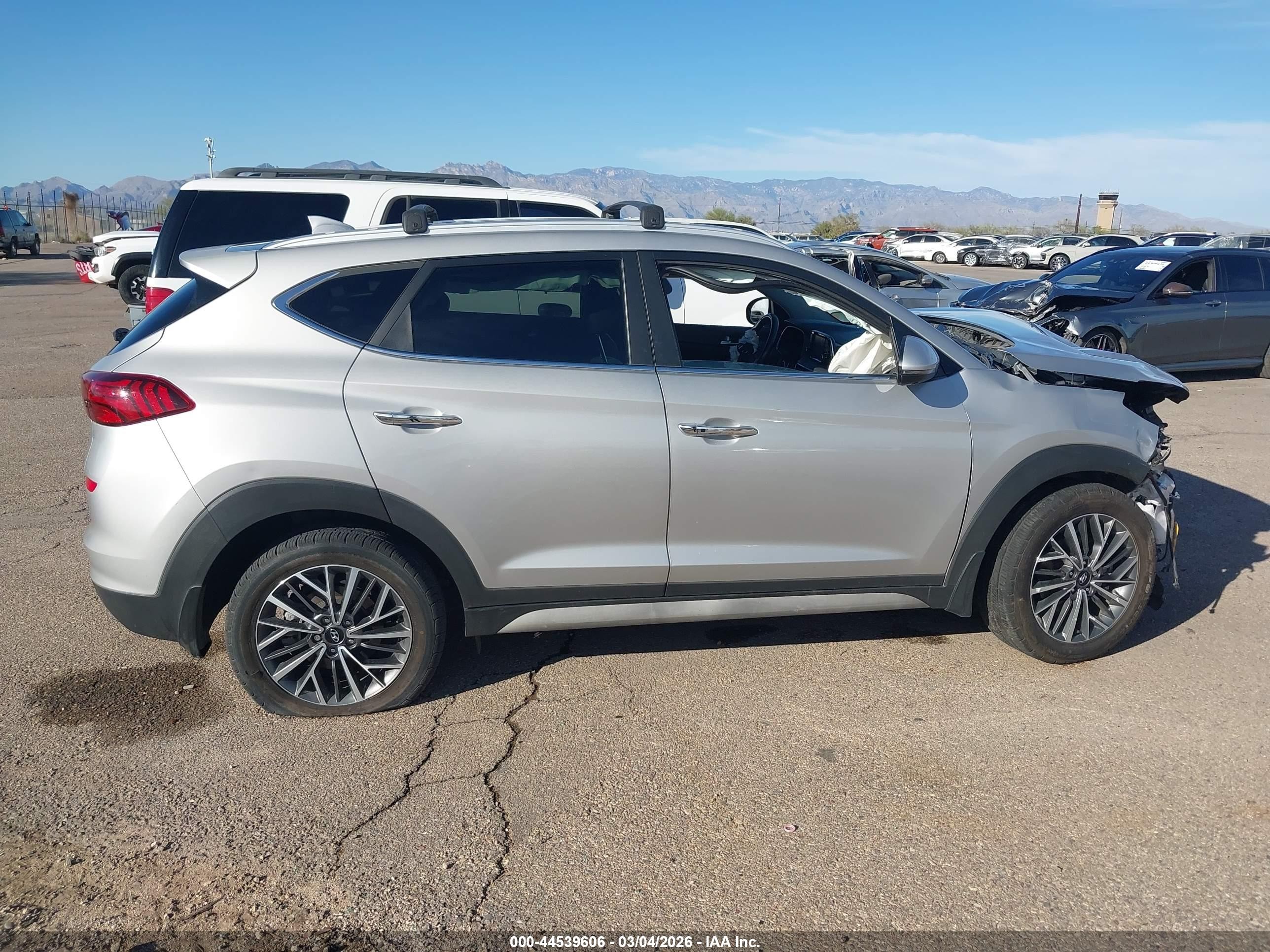2021 Hyundai Tucson Limited Серебряный vin: KM8J33ALXMU305845