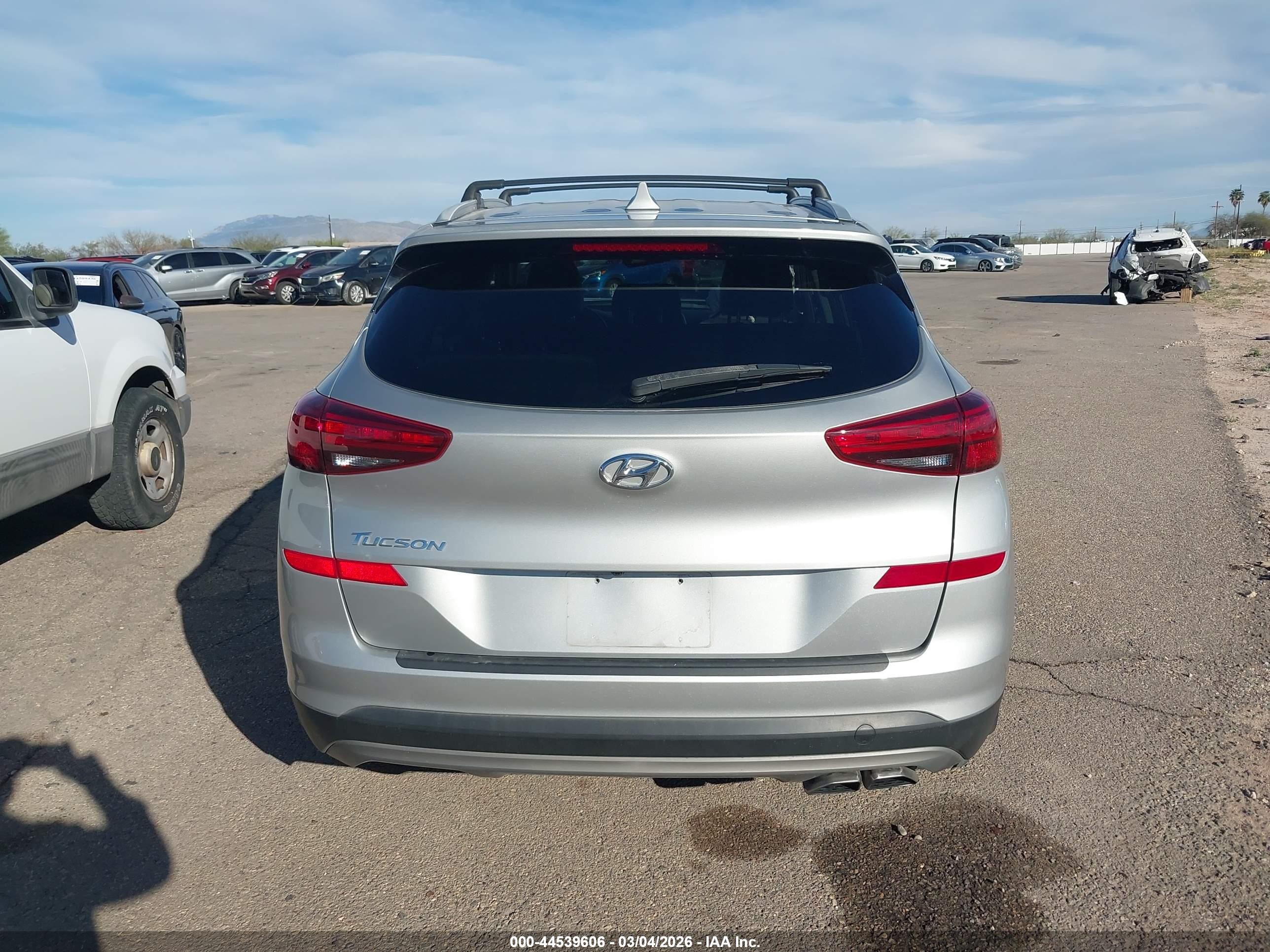 2021 Hyundai Tucson Limited Серебряный vin: KM8J33ALXMU305845