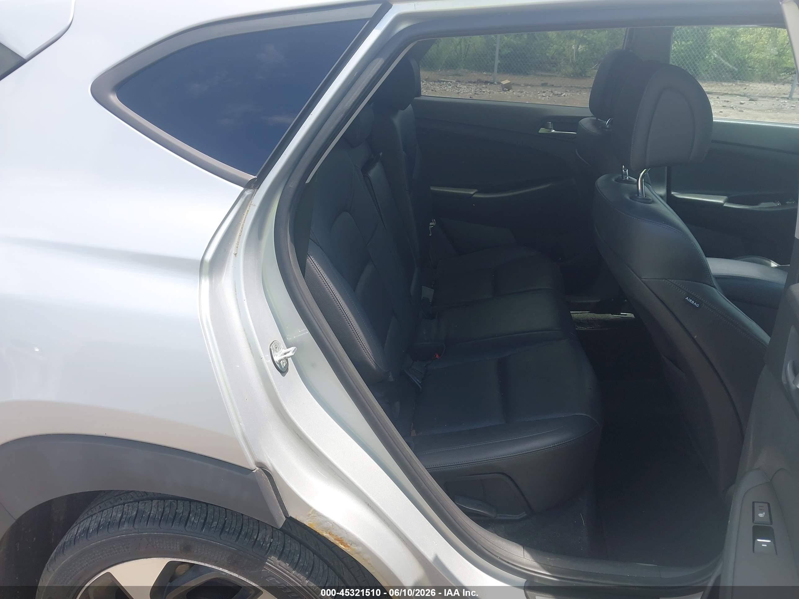 2016 Hyundai Tucson Limited Silver vin: KM8J3CA20GU119114