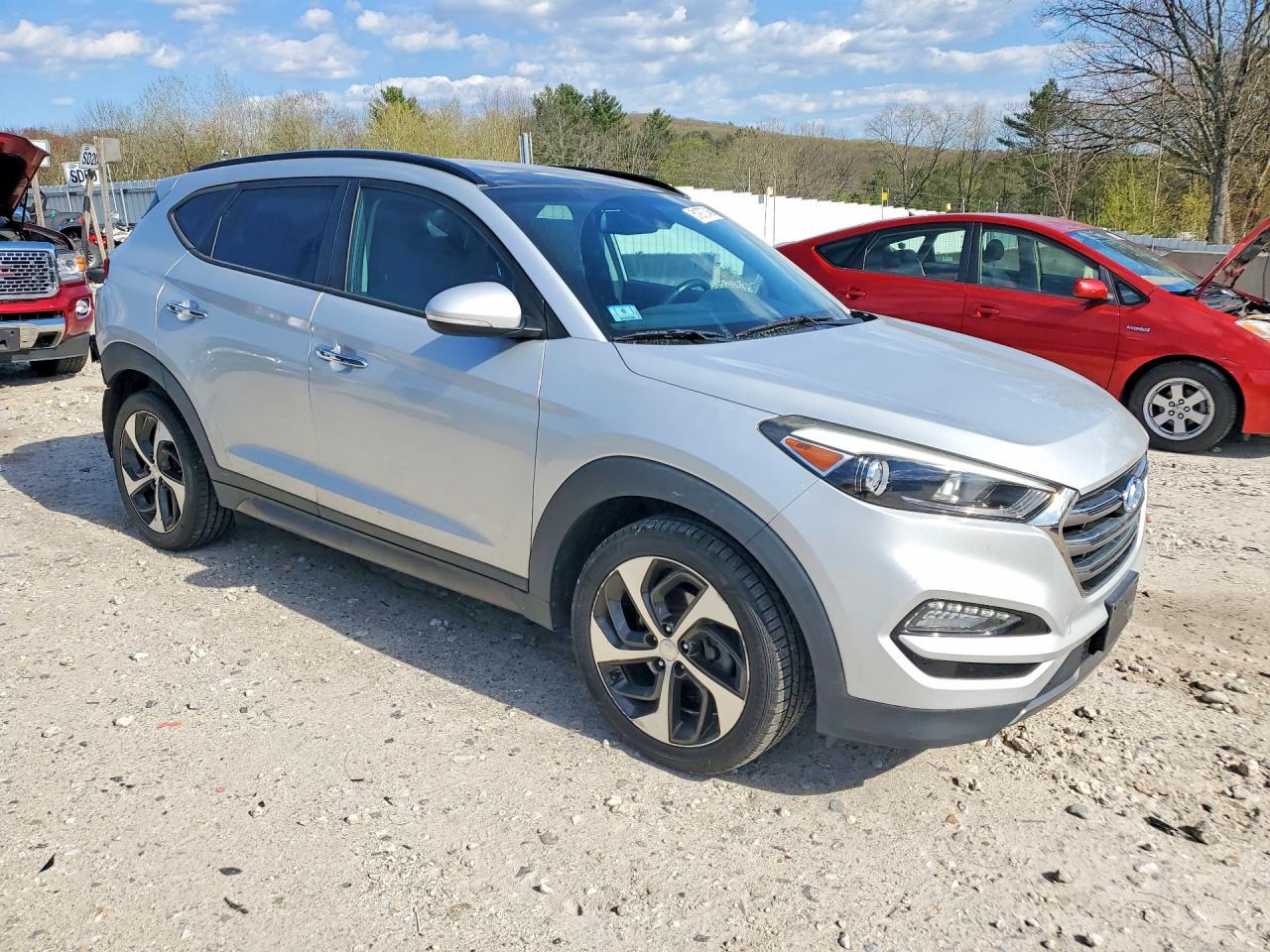 2016 Hyundai Tucson Limited Silver vin: KM8J3CA21GU059263