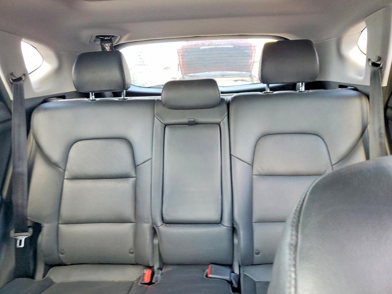 2016 Hyundai Tucson Limited Silver vin: KM8J3CA21GU059263