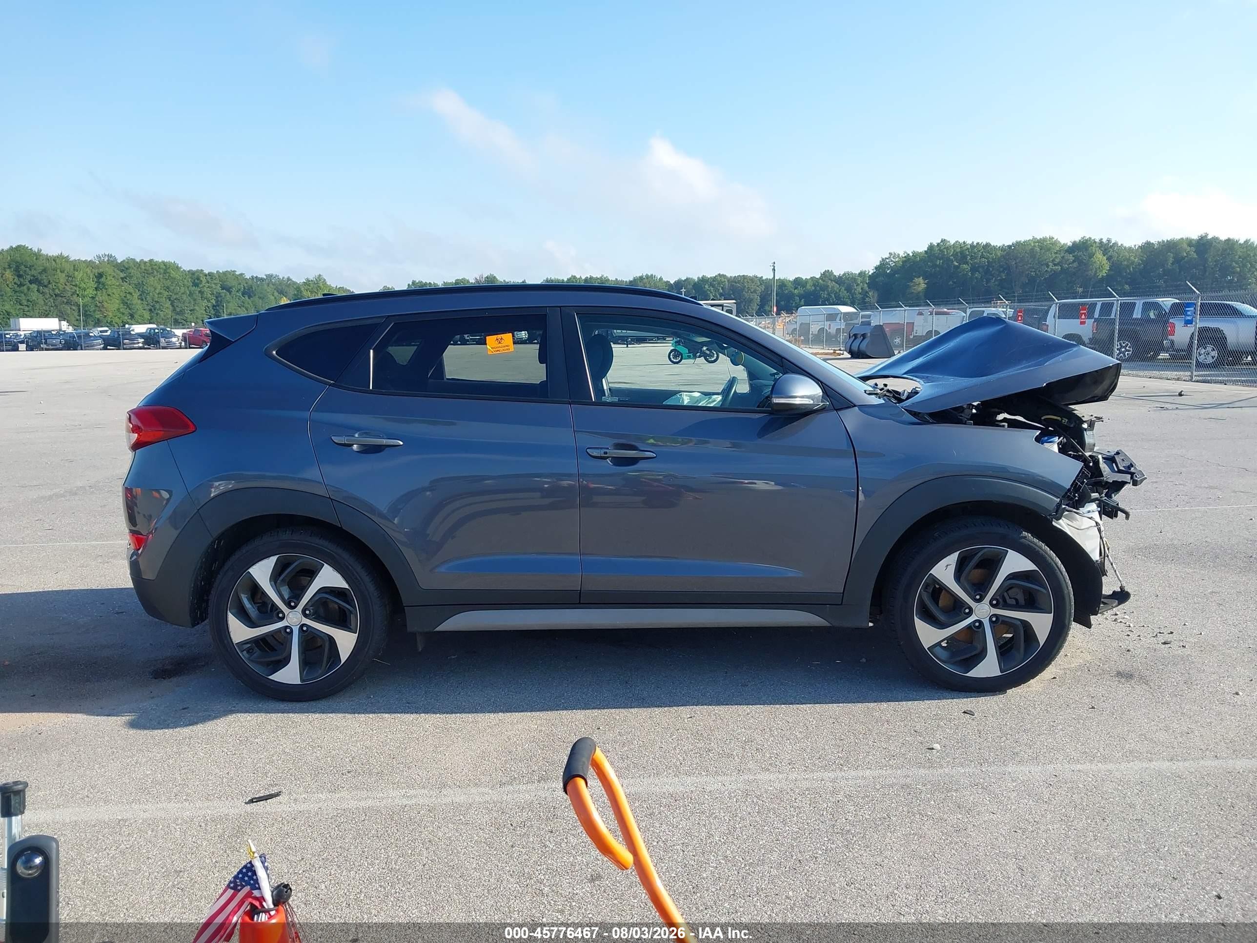 2018 Hyundai Tucson Value Gray vin: KM8J3CA21JU619919