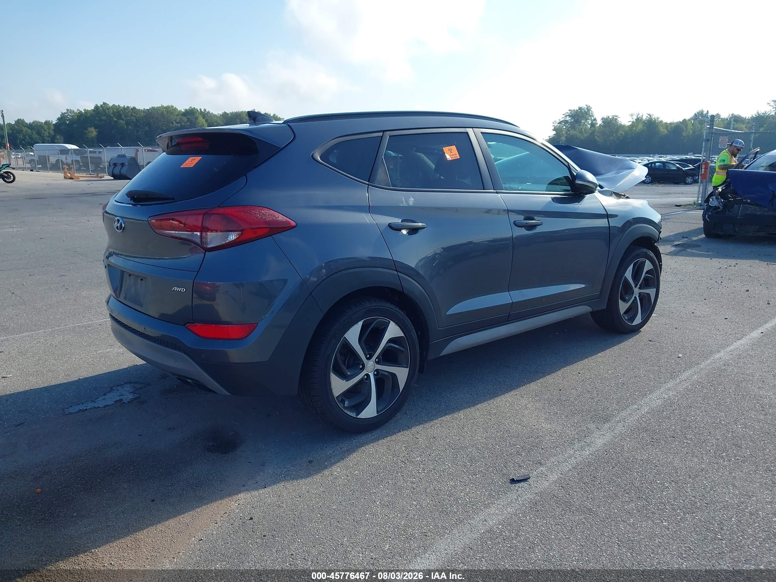 2018 Hyundai Tucson Value Gray vin: KM8J3CA21JU619919