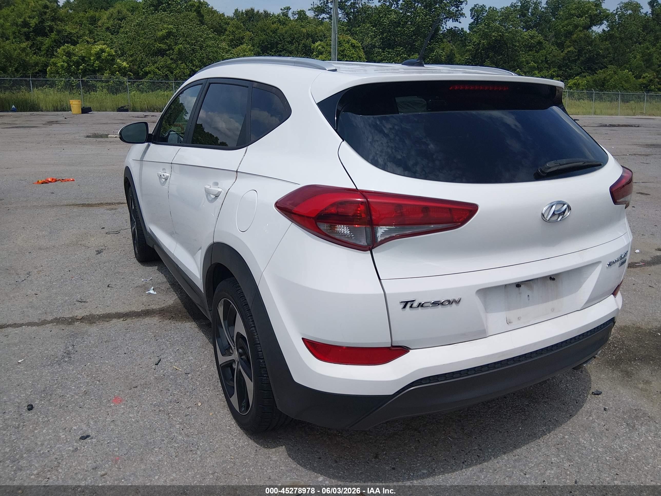 2016 Hyundai Tucson Sport Белый vin: KM8J3CA23GU062990