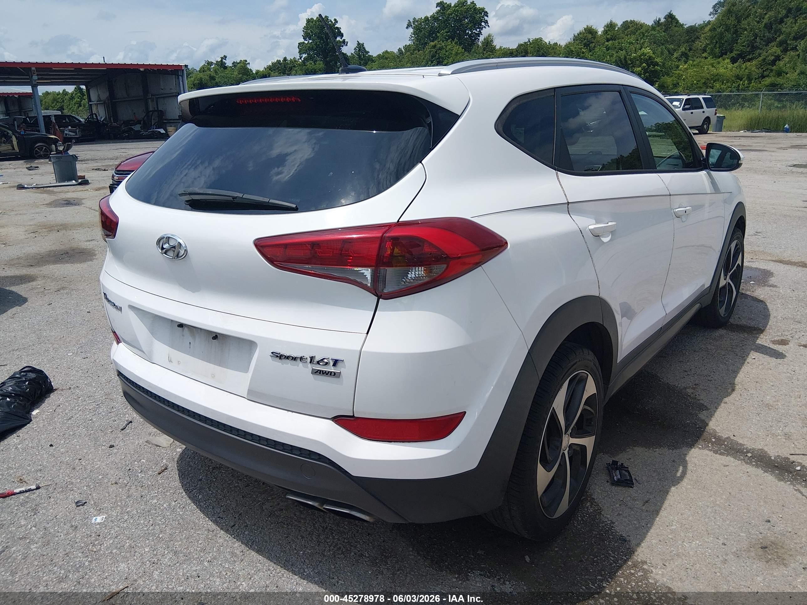 2016 Hyundai Tucson Sport Белый vin: KM8J3CA23GU062990