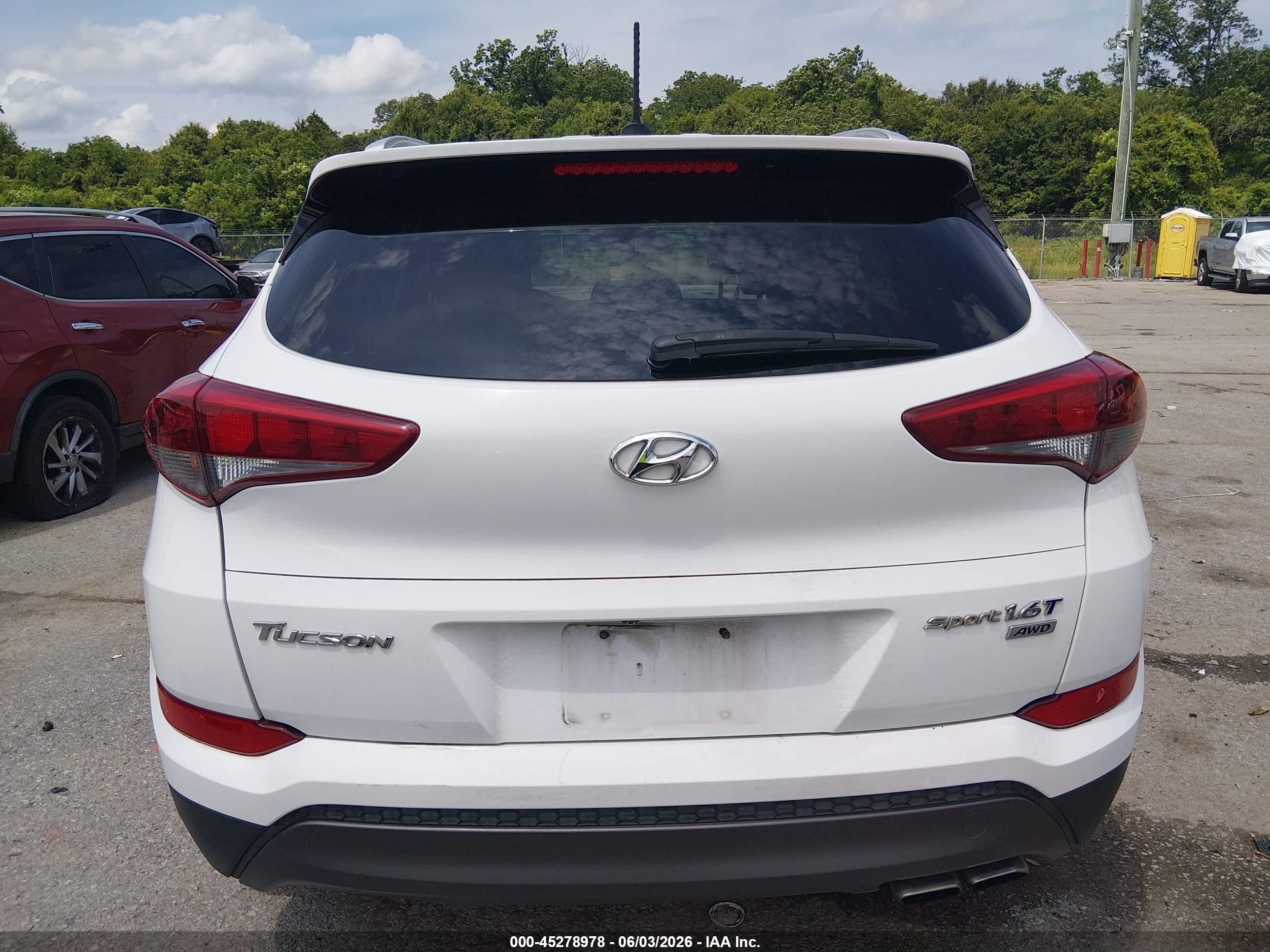 2016 Hyundai Tucson Sport Белый vin: KM8J3CA23GU062990