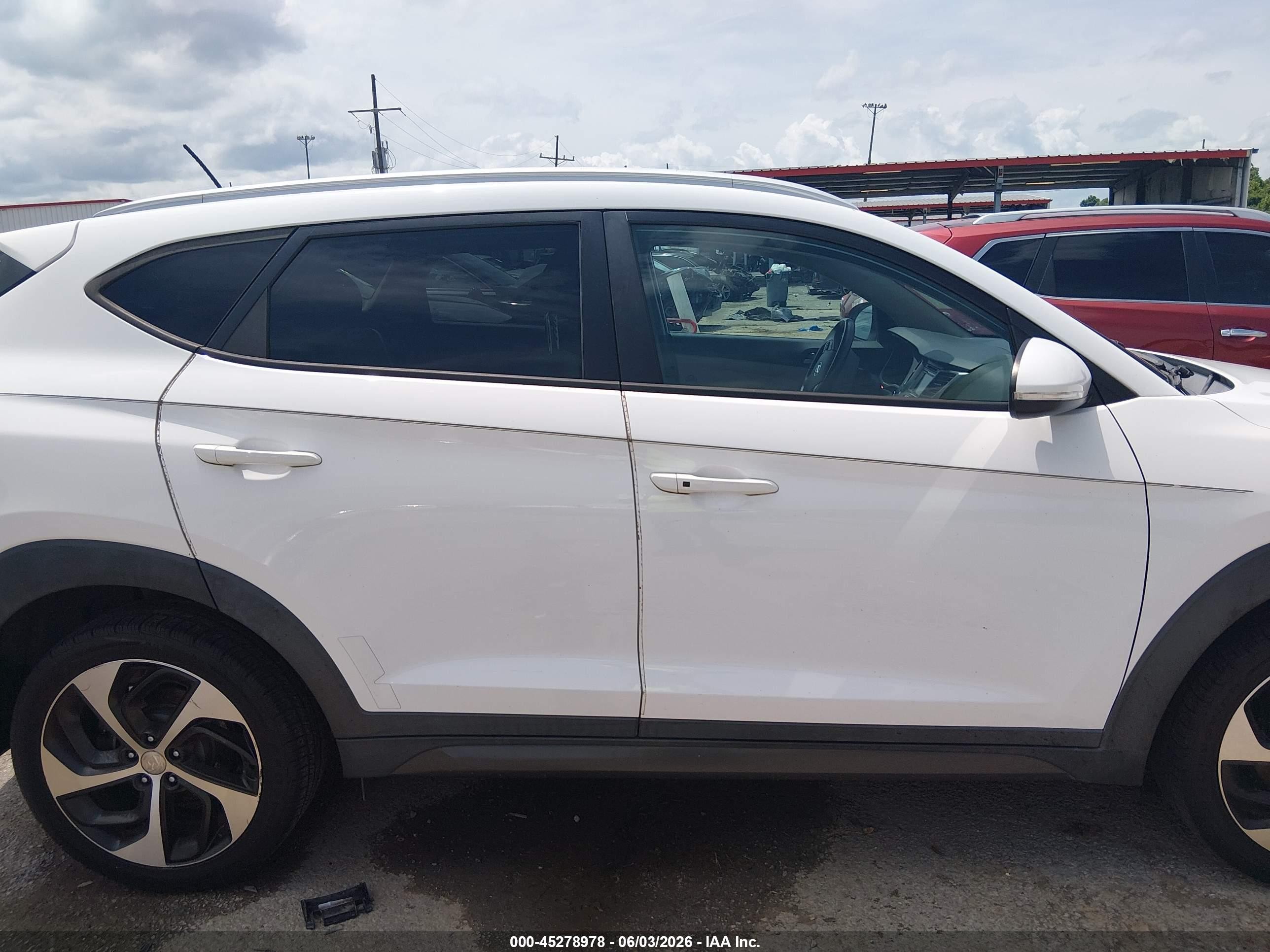 2016 Hyundai Tucson Sport Белый vin: KM8J3CA23GU062990
