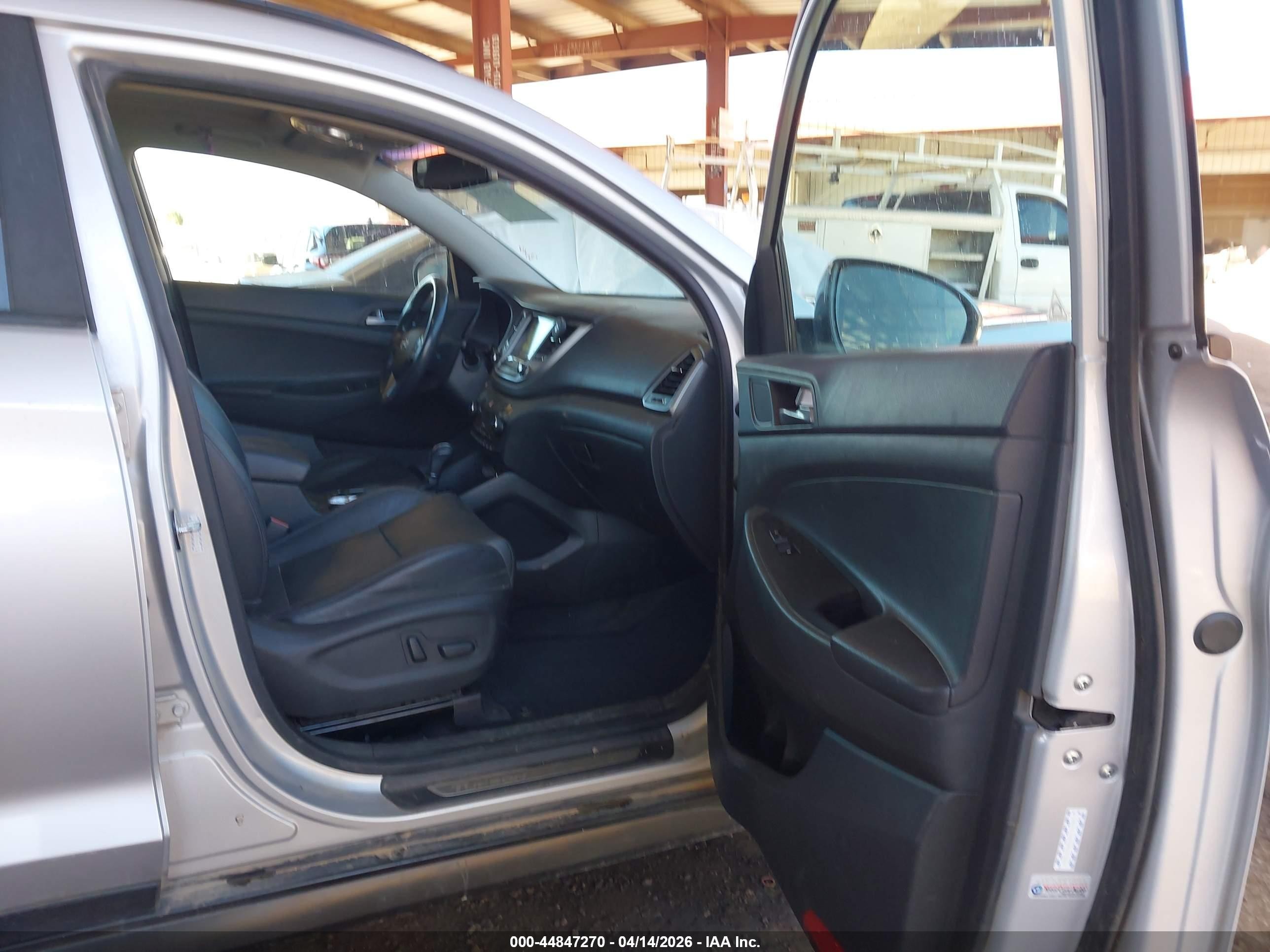 2016 Hyundai Tucson Limited Silver vin: KM8J3CA27GU155995