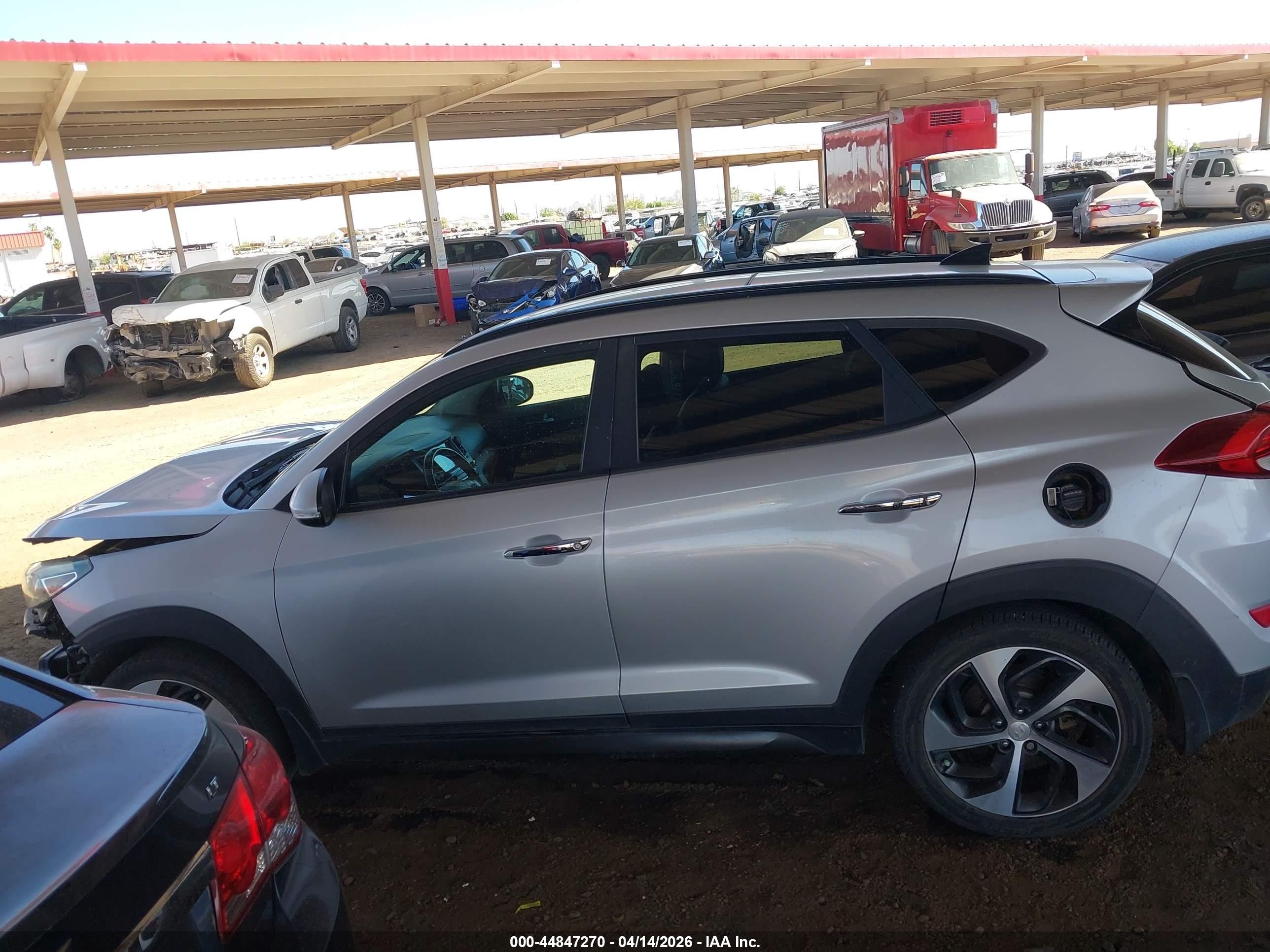 2016 Hyundai Tucson Limited Silver vin: KM8J3CA27GU155995