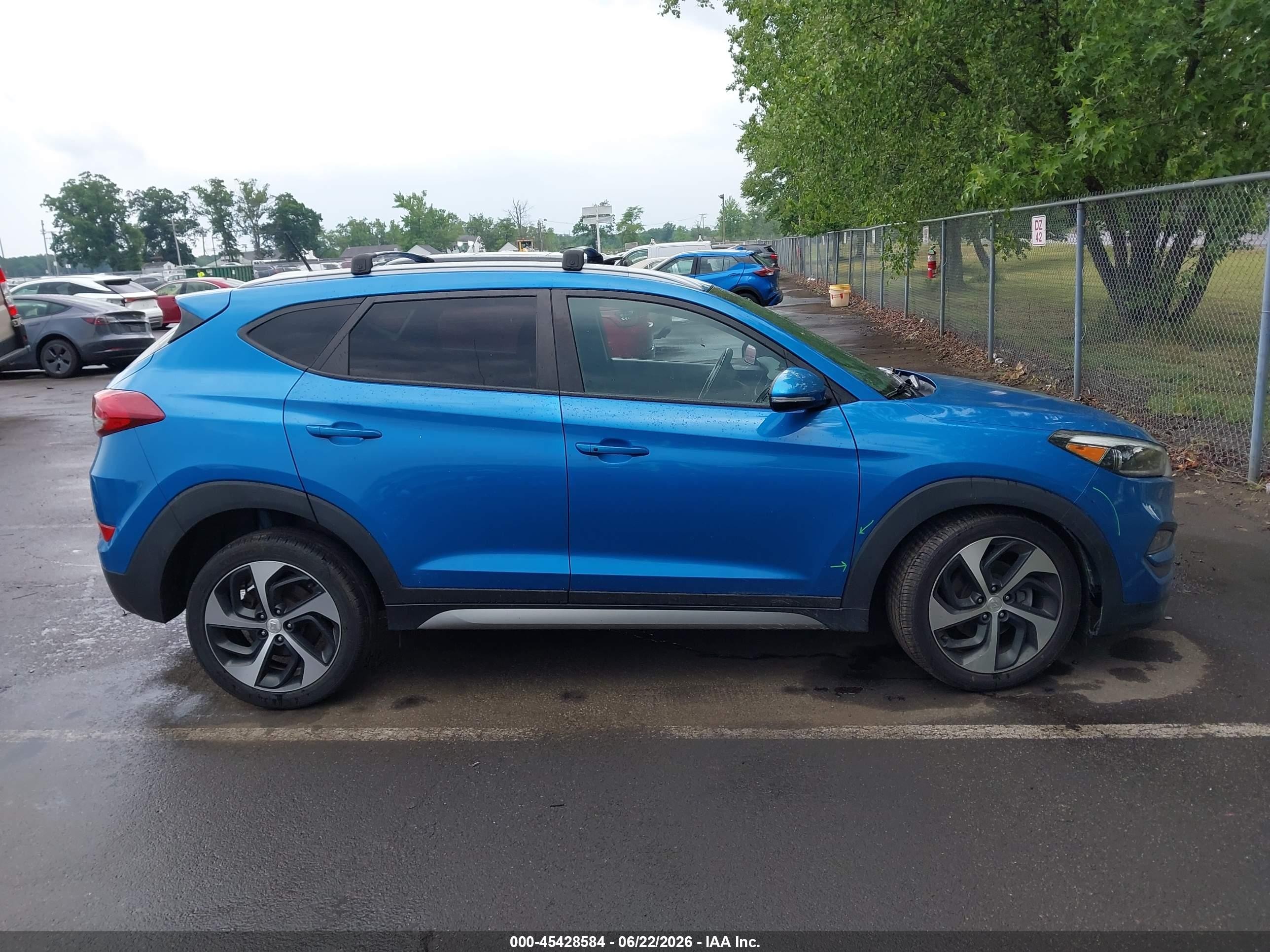 2017 Hyundai Tucson Sport Blue vin: KM8J3CA27HU265074