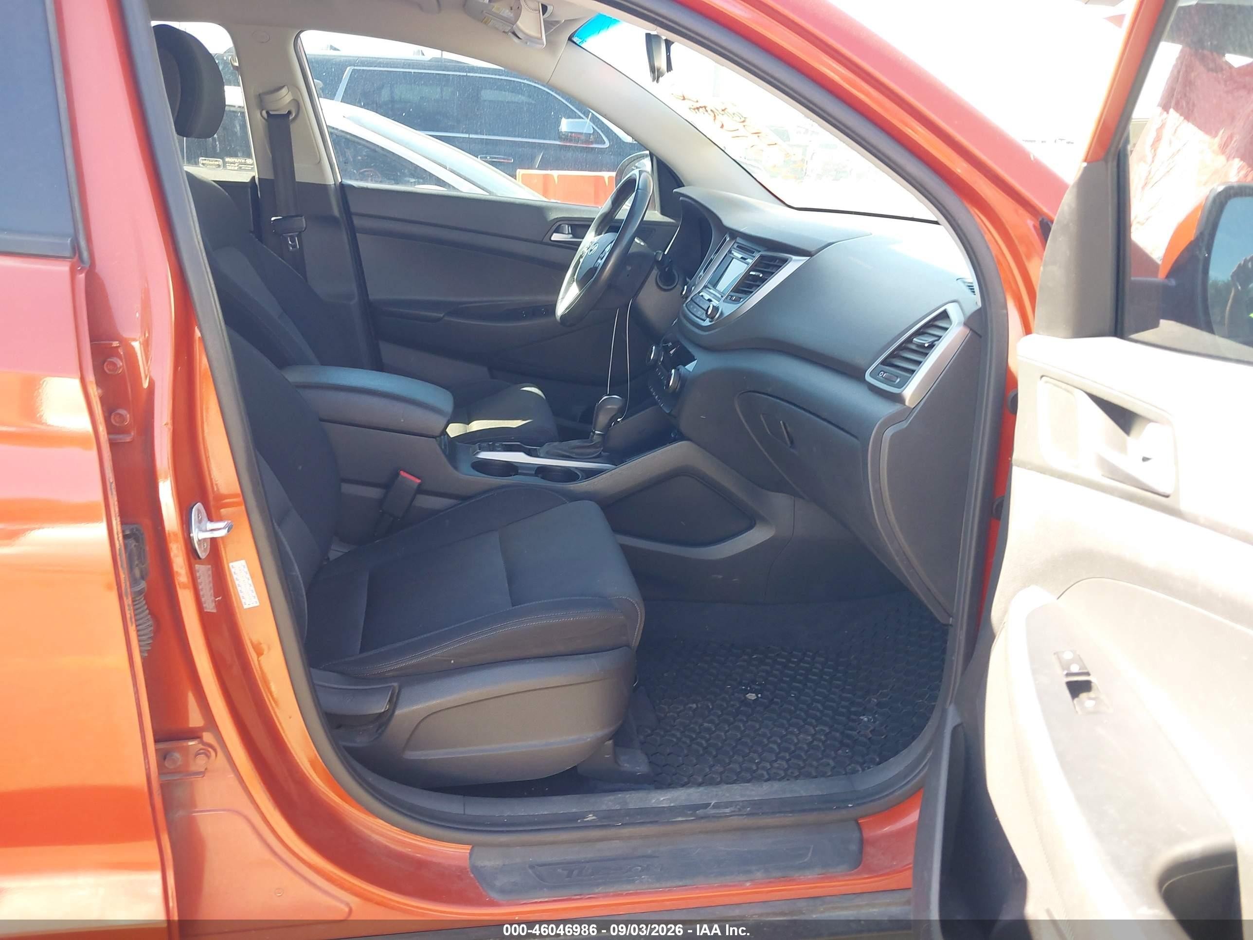 2016 Hyundai Tucson Sport Orange vin: KM8J3CA29GU068180