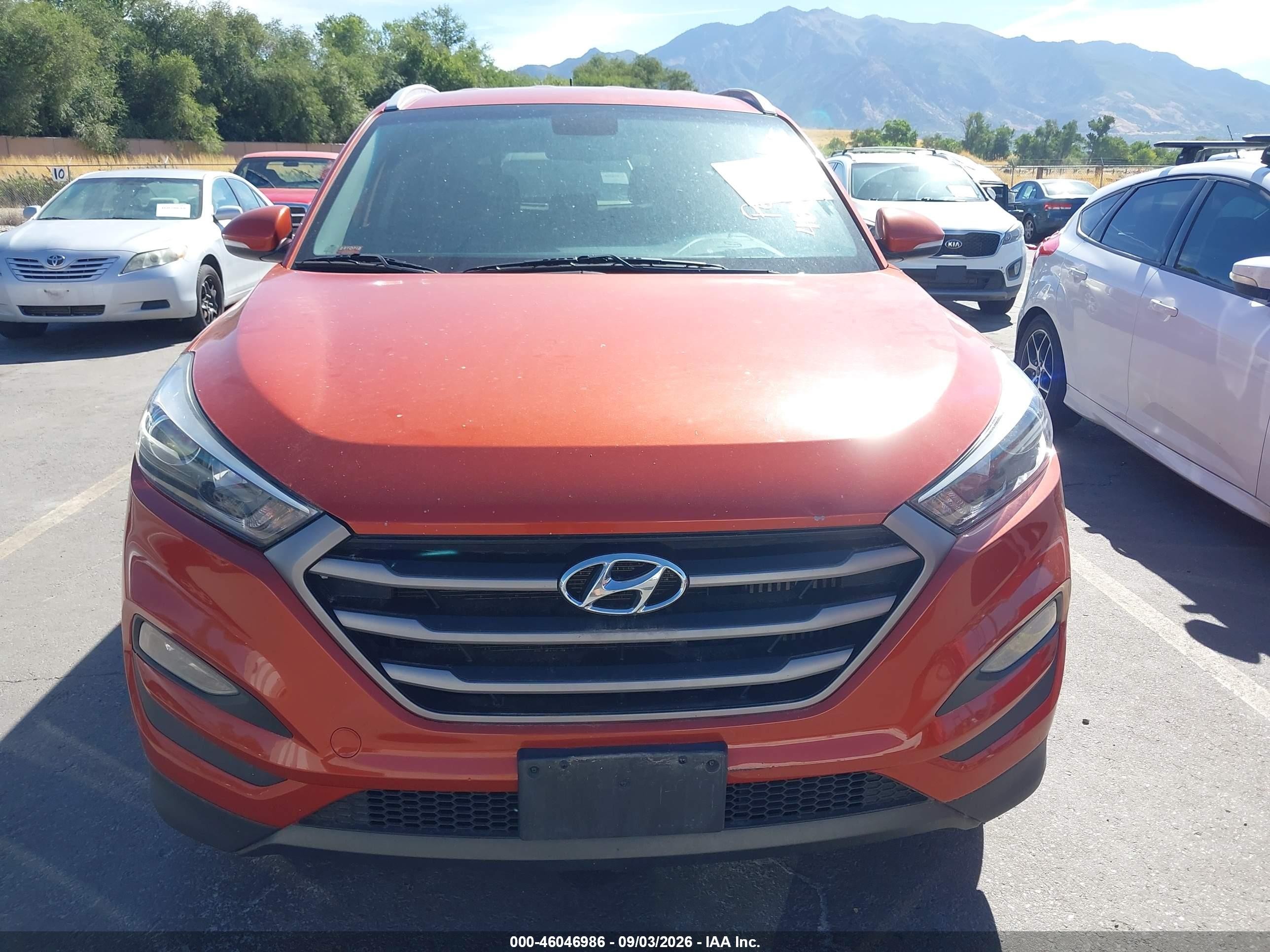 2016 Hyundai Tucson Sport Orange vin: KM8J3CA29GU068180