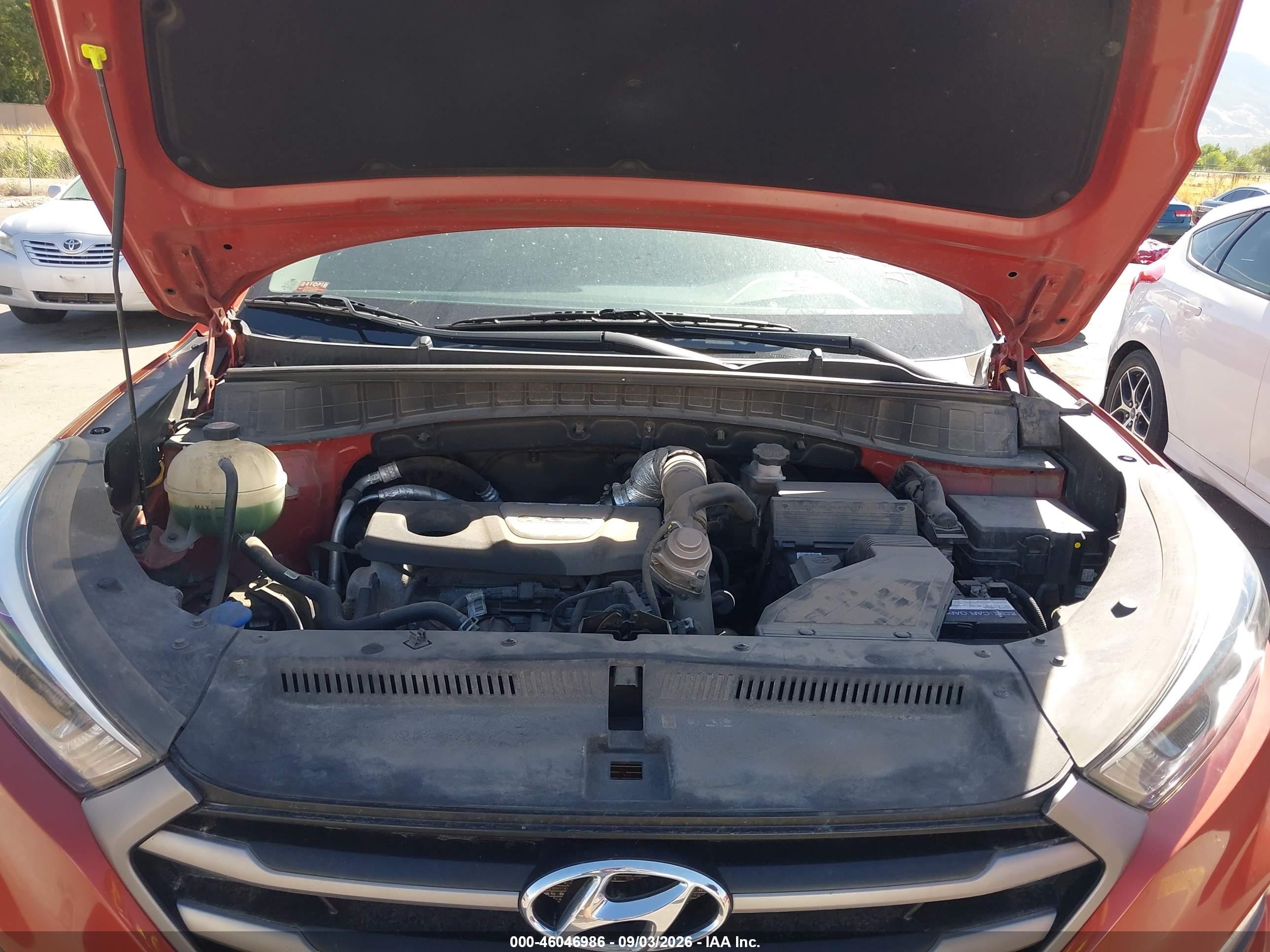 2016 Hyundai Tucson Sport Orange vin: KM8J3CA29GU068180