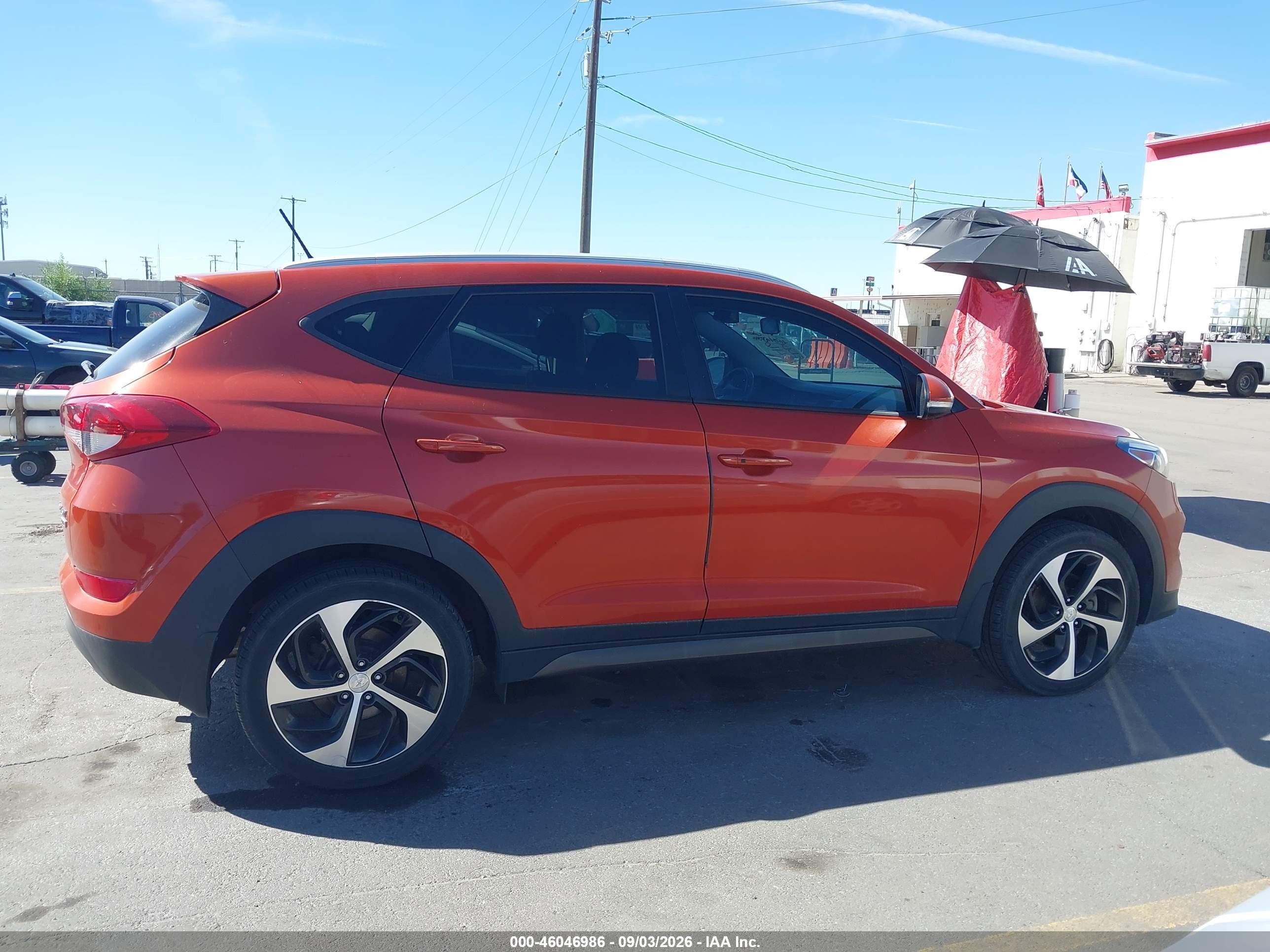 2016 Hyundai Tucson Sport Orange vin: KM8J3CA29GU068180