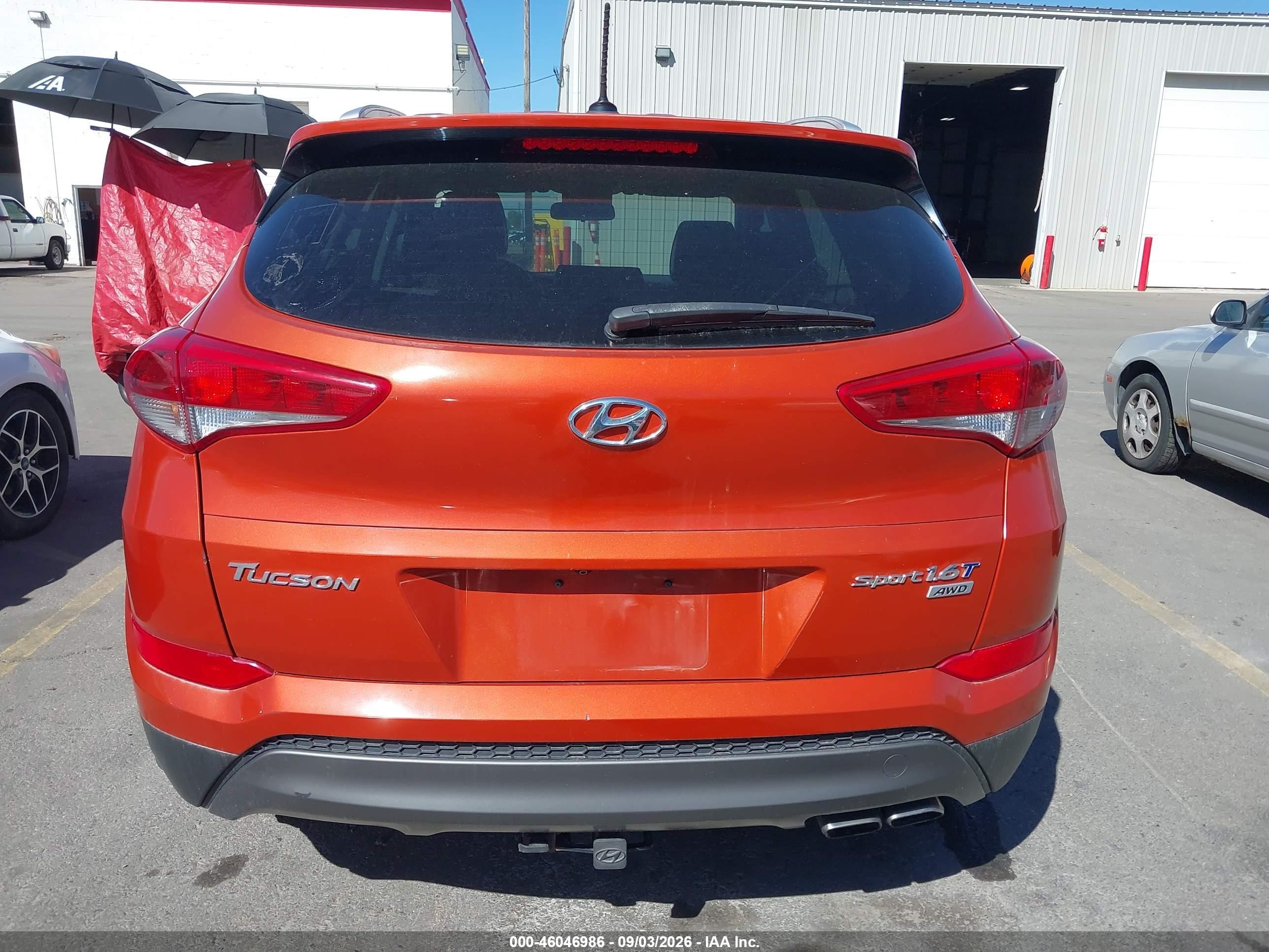 2016 Hyundai Tucson Sport Orange vin: KM8J3CA29GU068180
