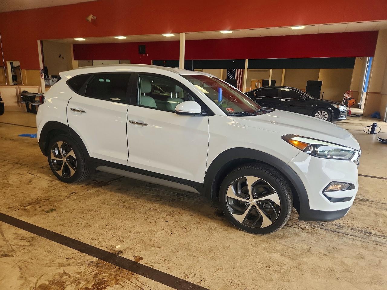 2018 Hyundai Tucson Limited White vin: KM8J3CA2XJU653227