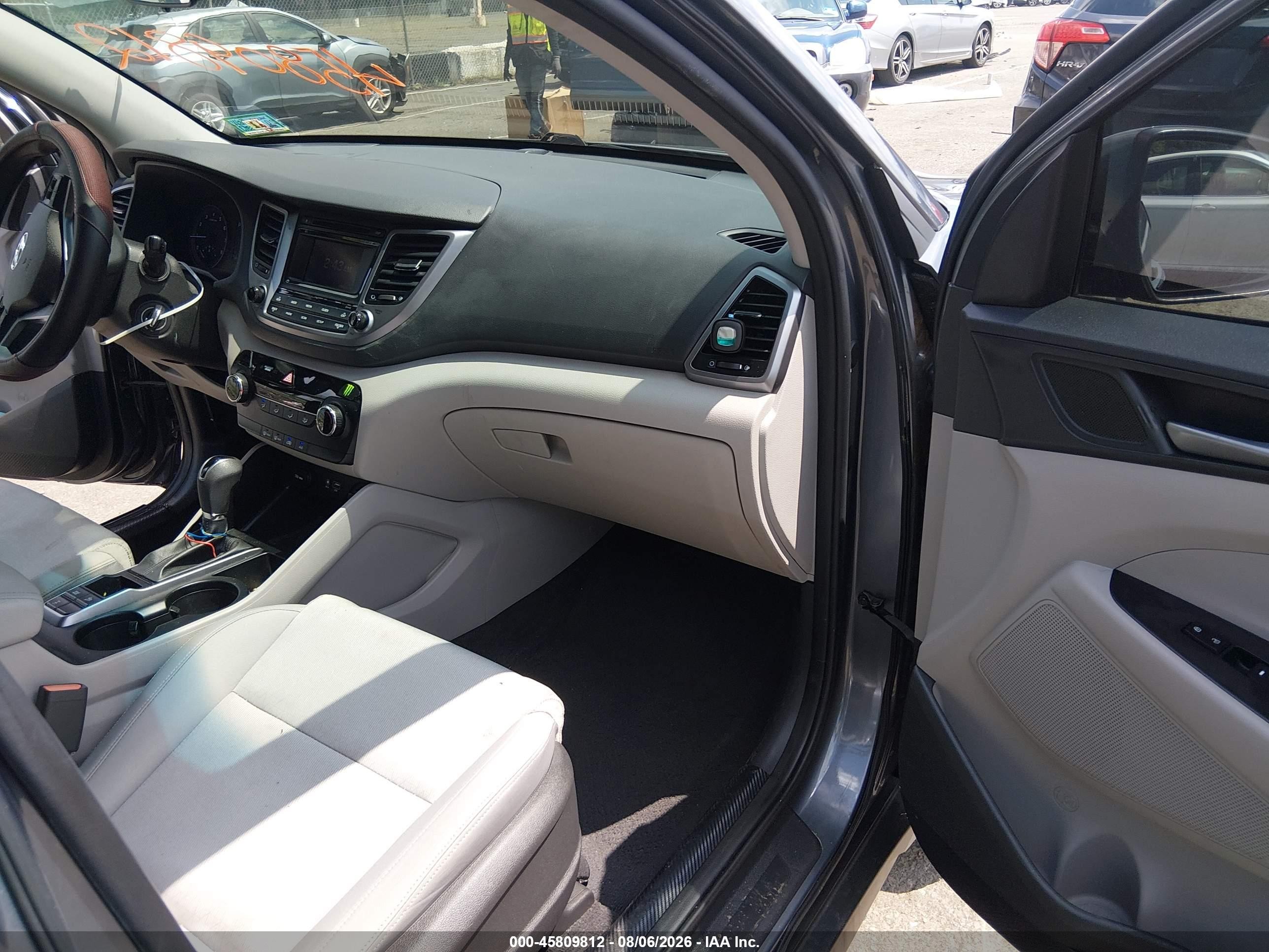 2016 Hyundai Tucson Se Gray vin: KM8J3CA40GU130020