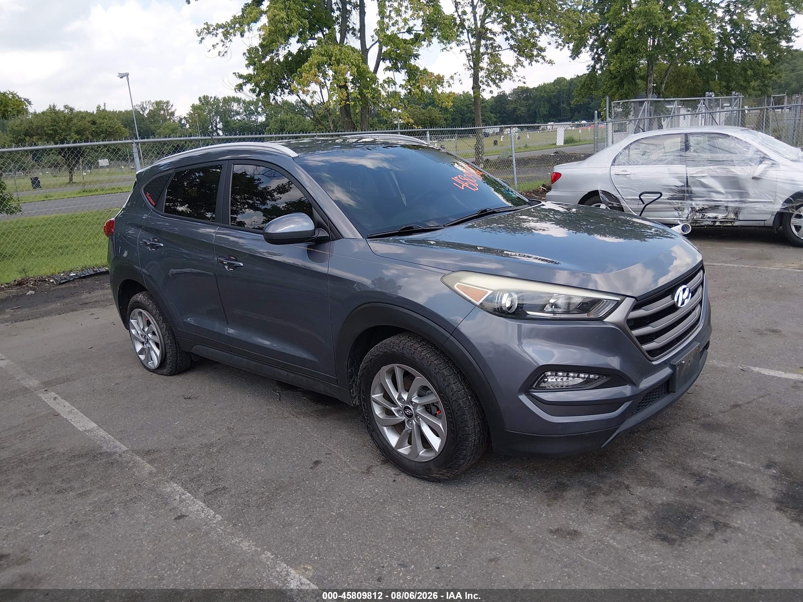 2016 Hyundai Tucson Se Gray vin: KM8J3CA40GU130020