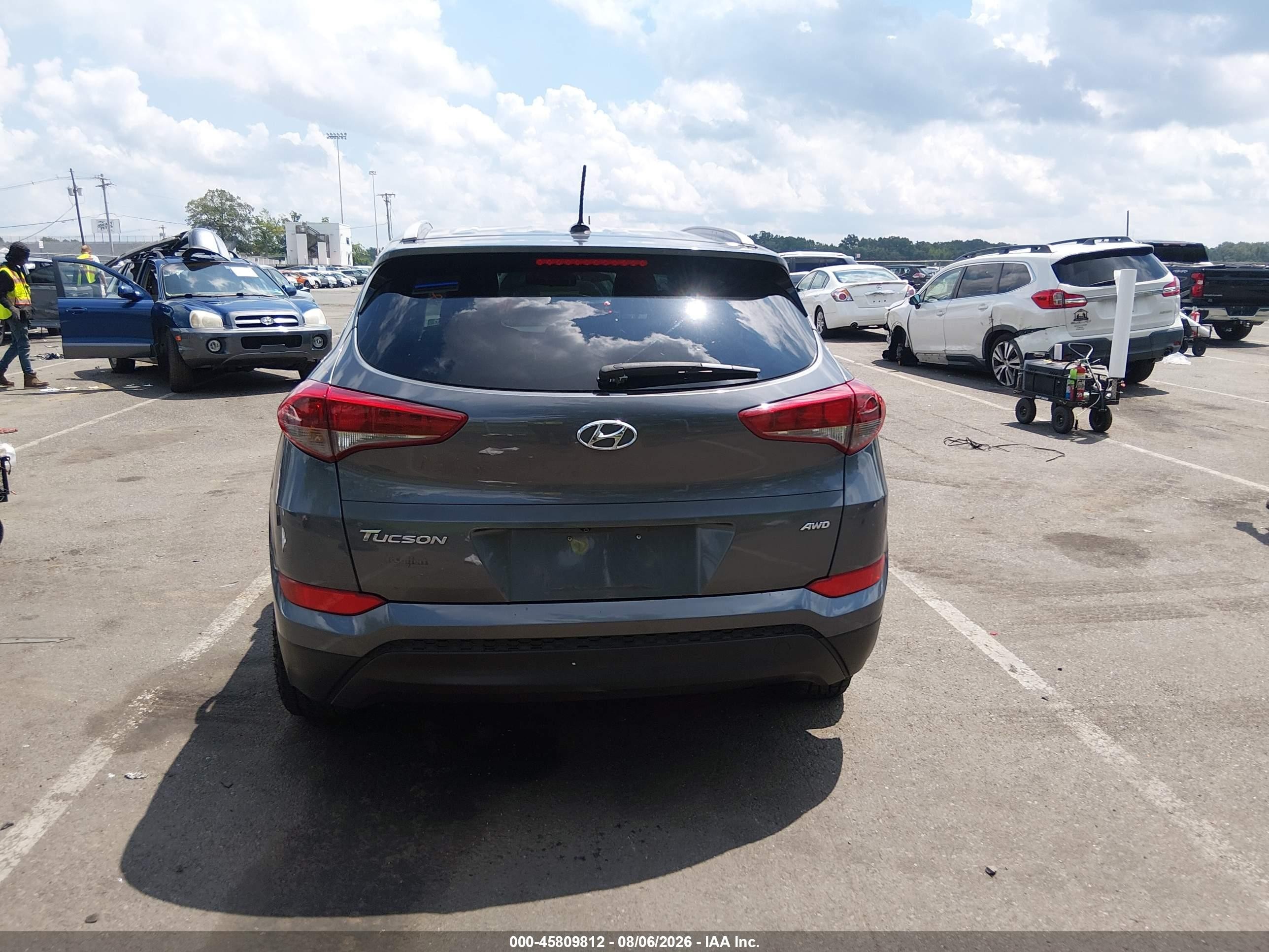2016 Hyundai Tucson Se Gray vin: KM8J3CA40GU130020