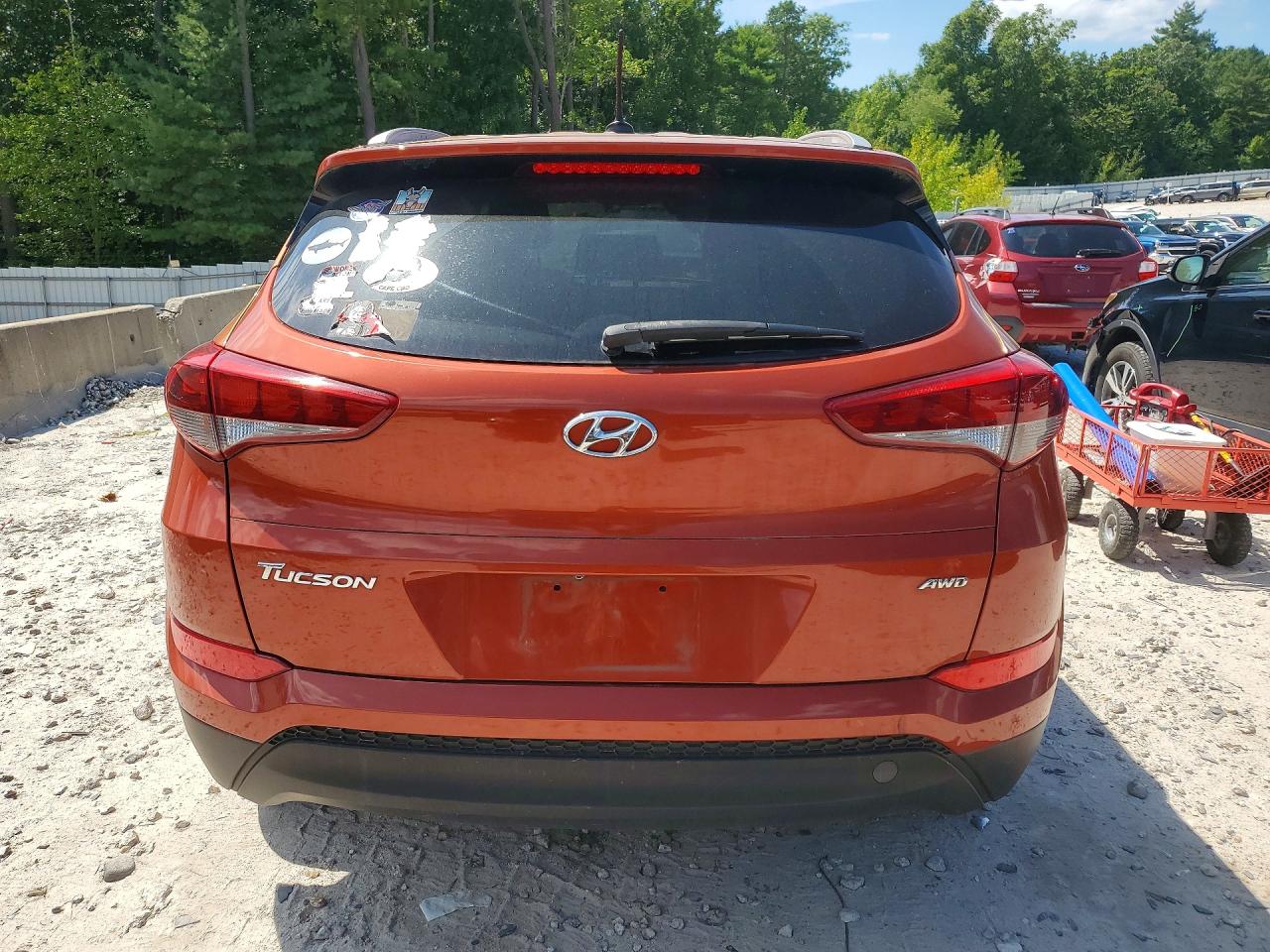 2017 Hyundai Tucson Se Оранжевый vin: KM8J3CA42HU424942