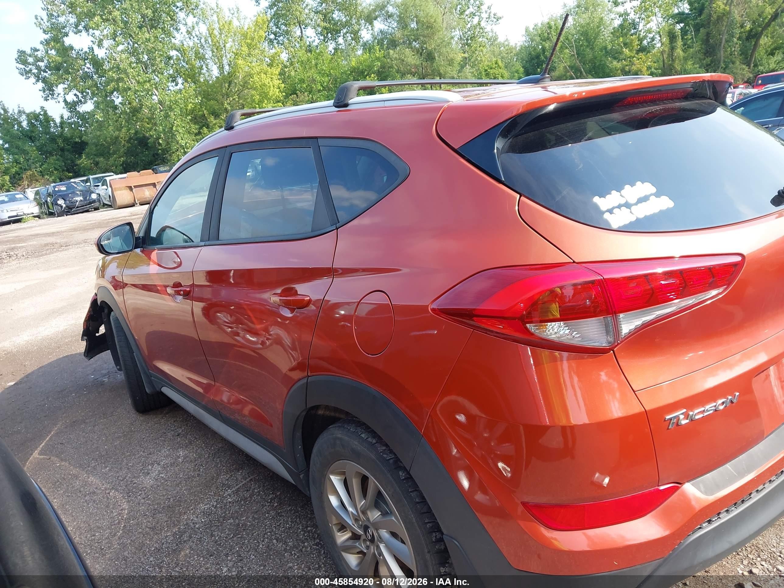 2017 Hyundai Tucson Se Orange vin: KM8J3CA44HU510978