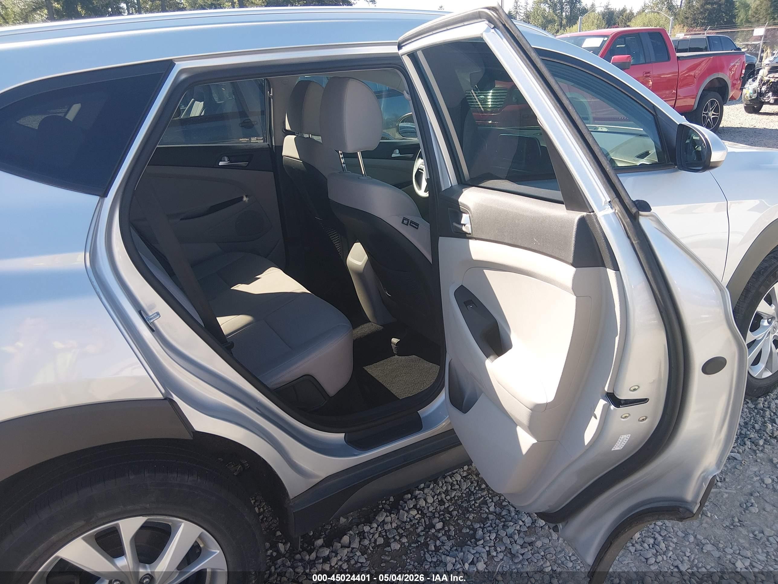 2019 Hyundai Tucson Value Серебряный vin: KM8J3CA44KU844970