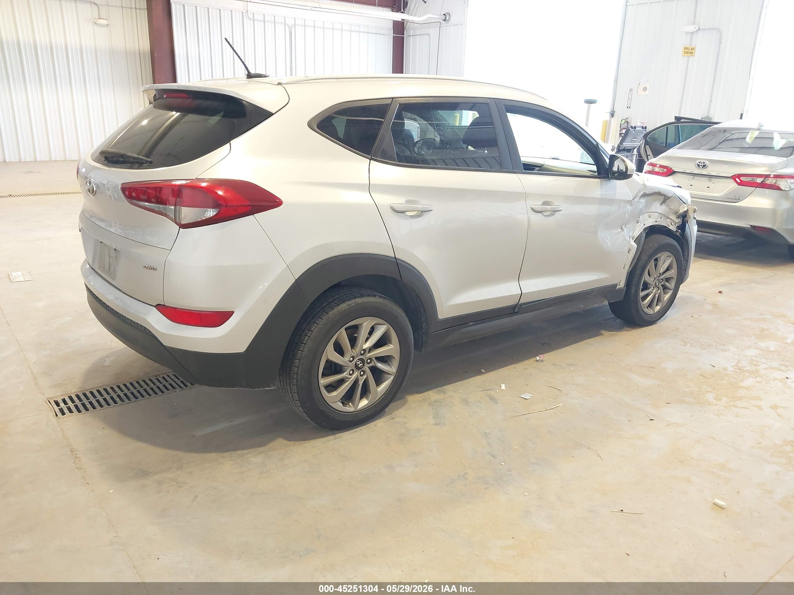 2016 Hyundai Tucson Se Gray vin: KM8J3CA45GU139893